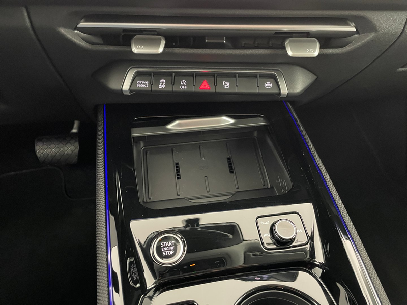 Audi Q3 TFSI 110 kW  intense — photo 31