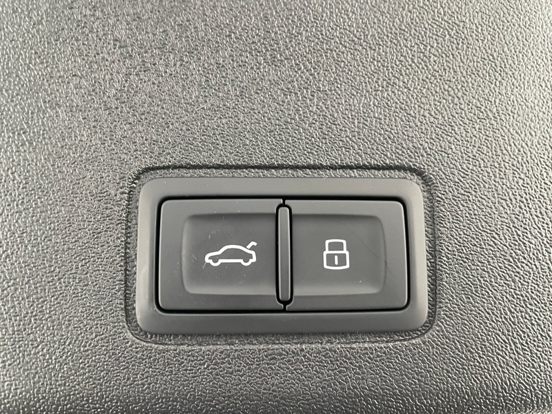 Audi Q3 TFSI 110 kW  intense — photo 38