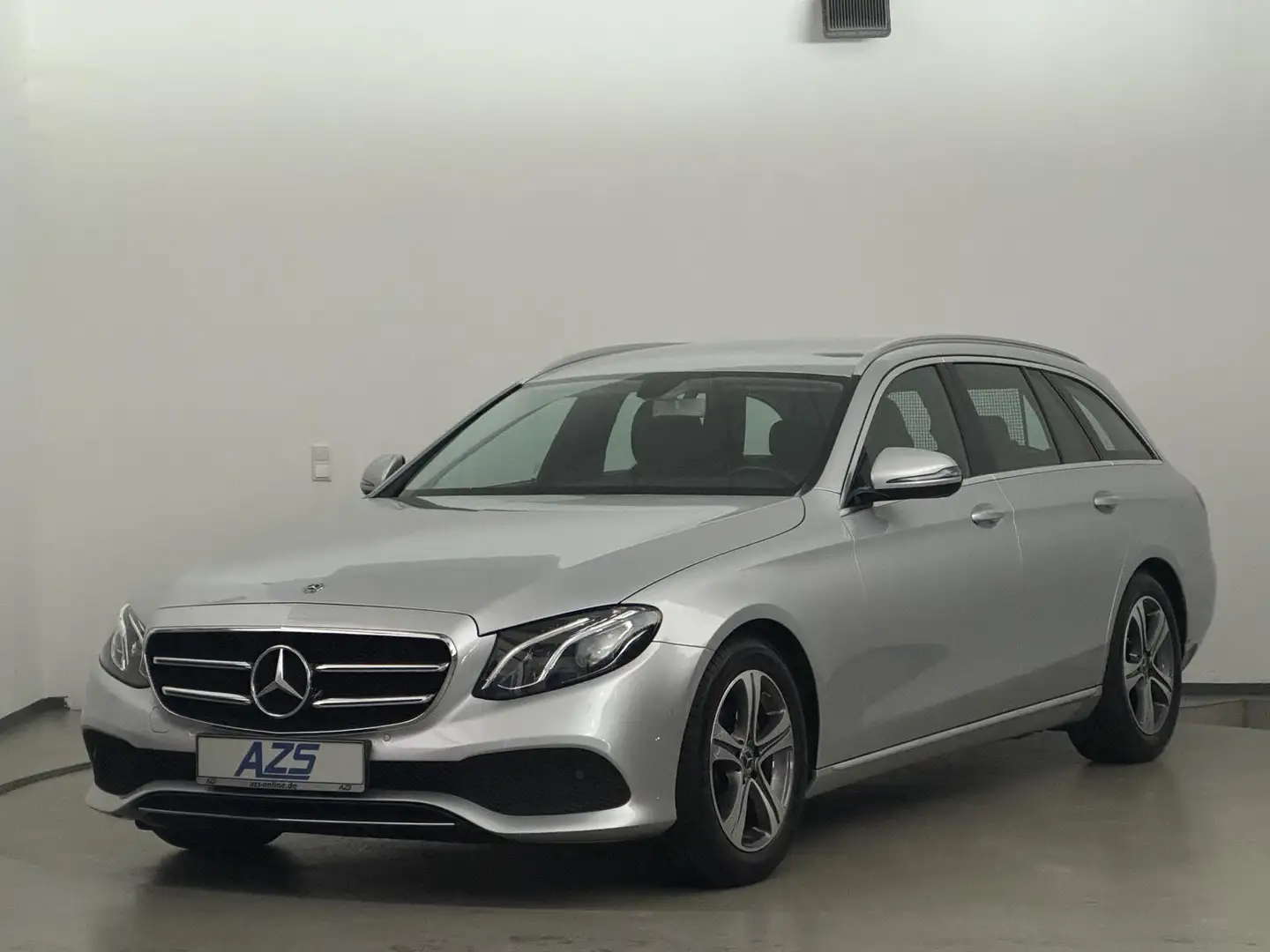 Mercedes-Benz E 200 CDI  Avantgarde LED Navi Kamera  LFW Argento - 2
