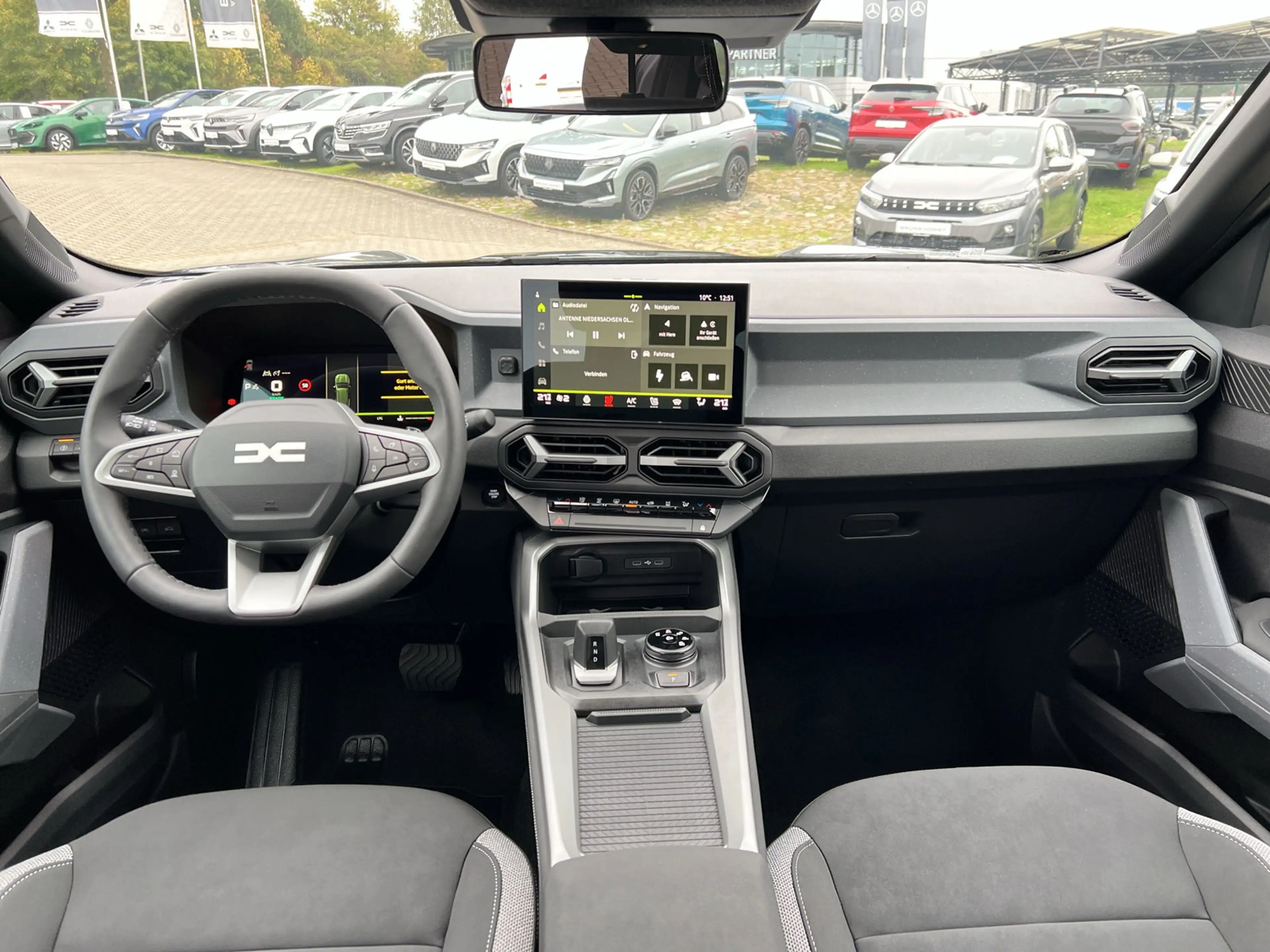Dacia Bigster Tribrid 150 4x4 EDC Journey LKHZ+SHZ+PDC+RFK — photo 6