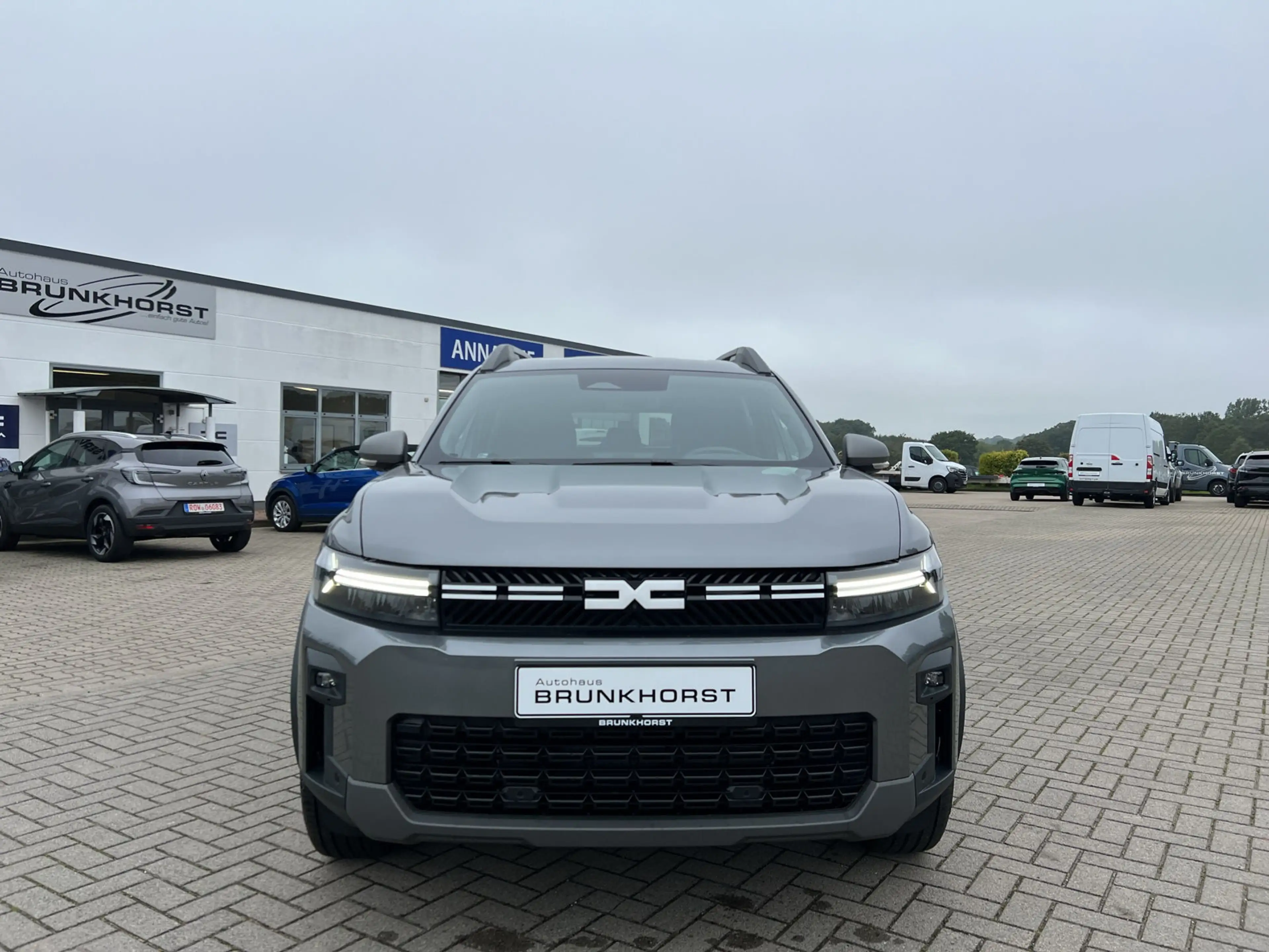 Dacia Bigster Tribrid 150 4x4 EDC Journey LKHZ+SHZ+PDC+RFK — photo 3
