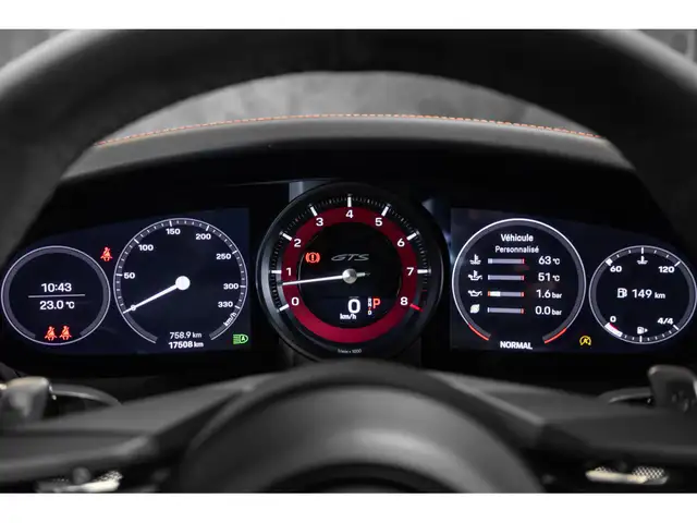 Porsche 992 view 14