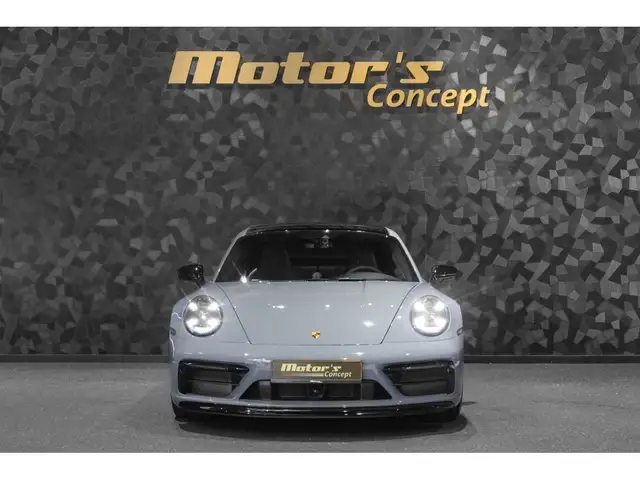 Porsche 992 view 4