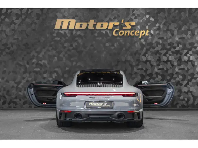Porsche 992 view 5