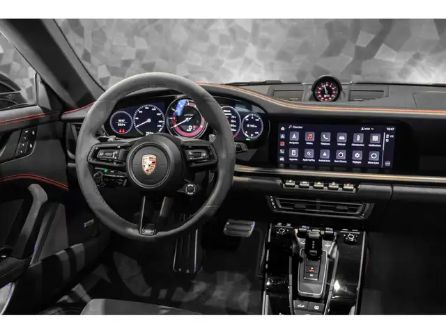 Porsche 992 view 13