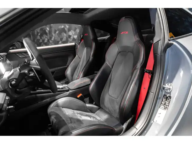 Porsche 992 view 10