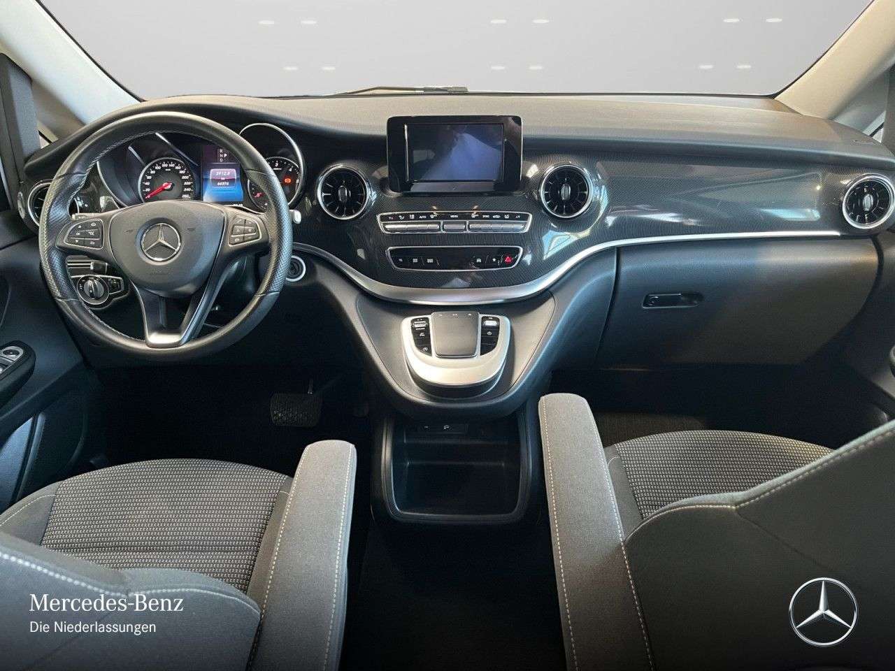 Mercedes-Benz V 220
