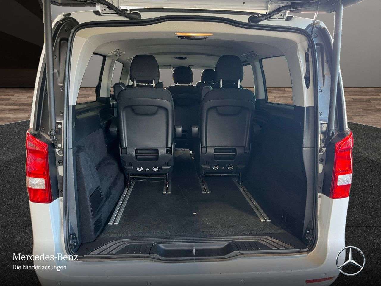Mercedes-Benz V 220