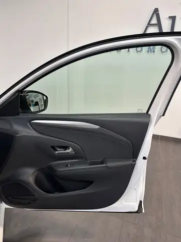 Opel Corsa view 8
