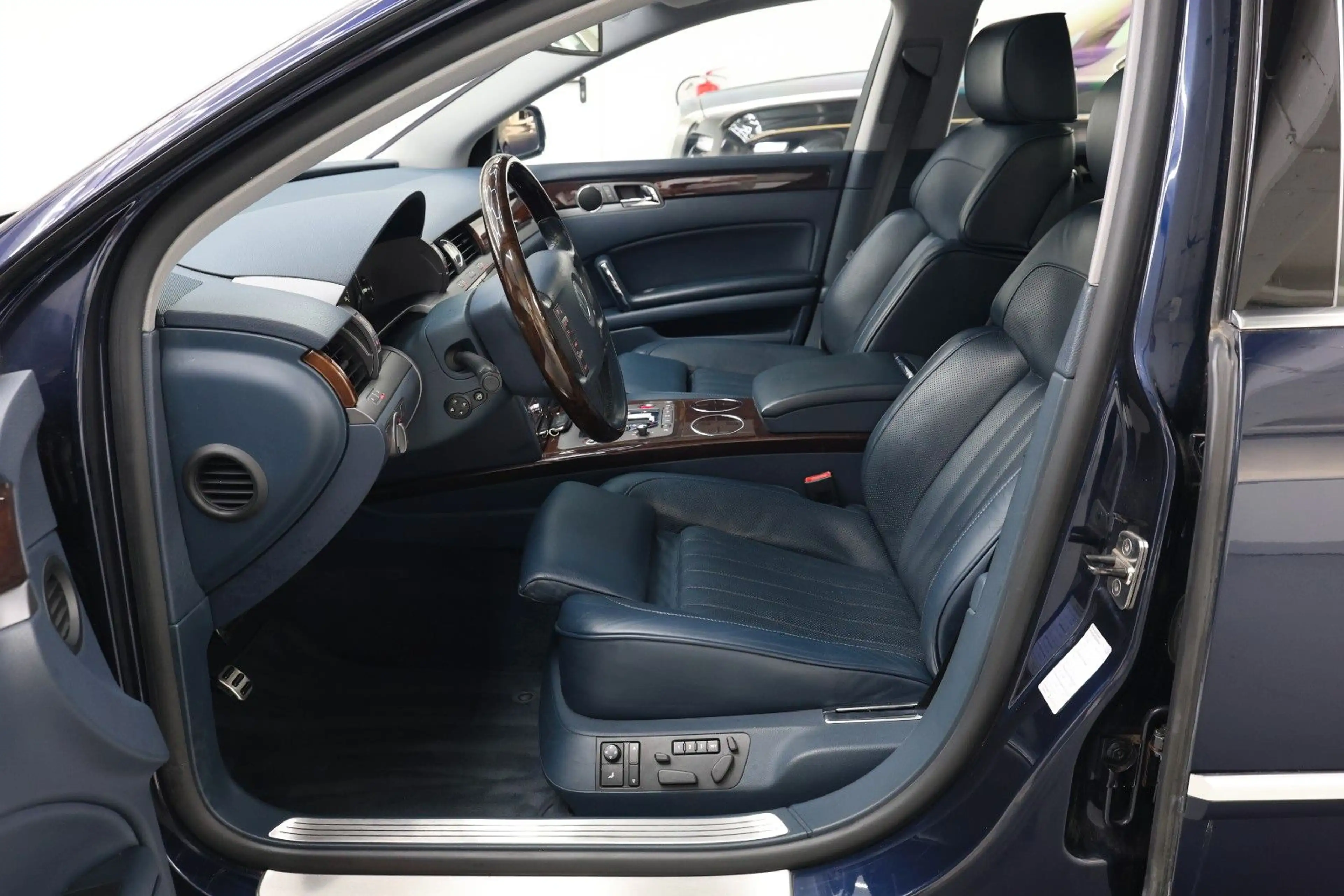 Volkswagen Phaeton V6 TDI 4Motion lang 2.Hand — photo 13