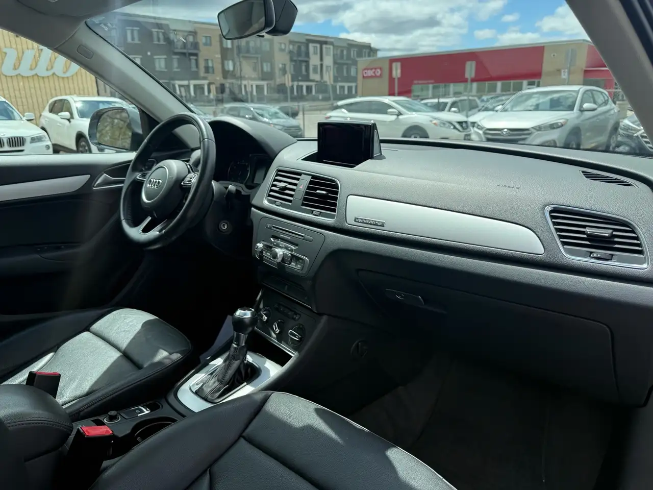Audi Q3 снимка Audi Q3