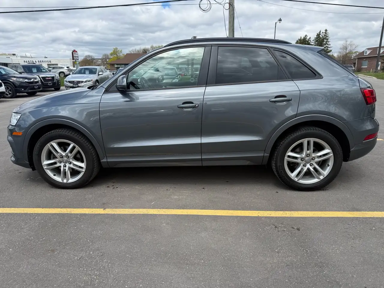 Audi Q3 снимка Audi Q3