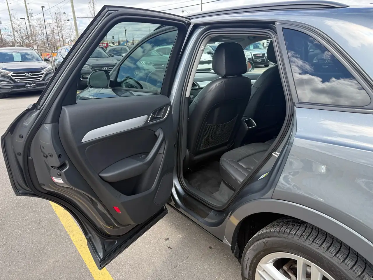 Audi Q3 снимка Audi Q3