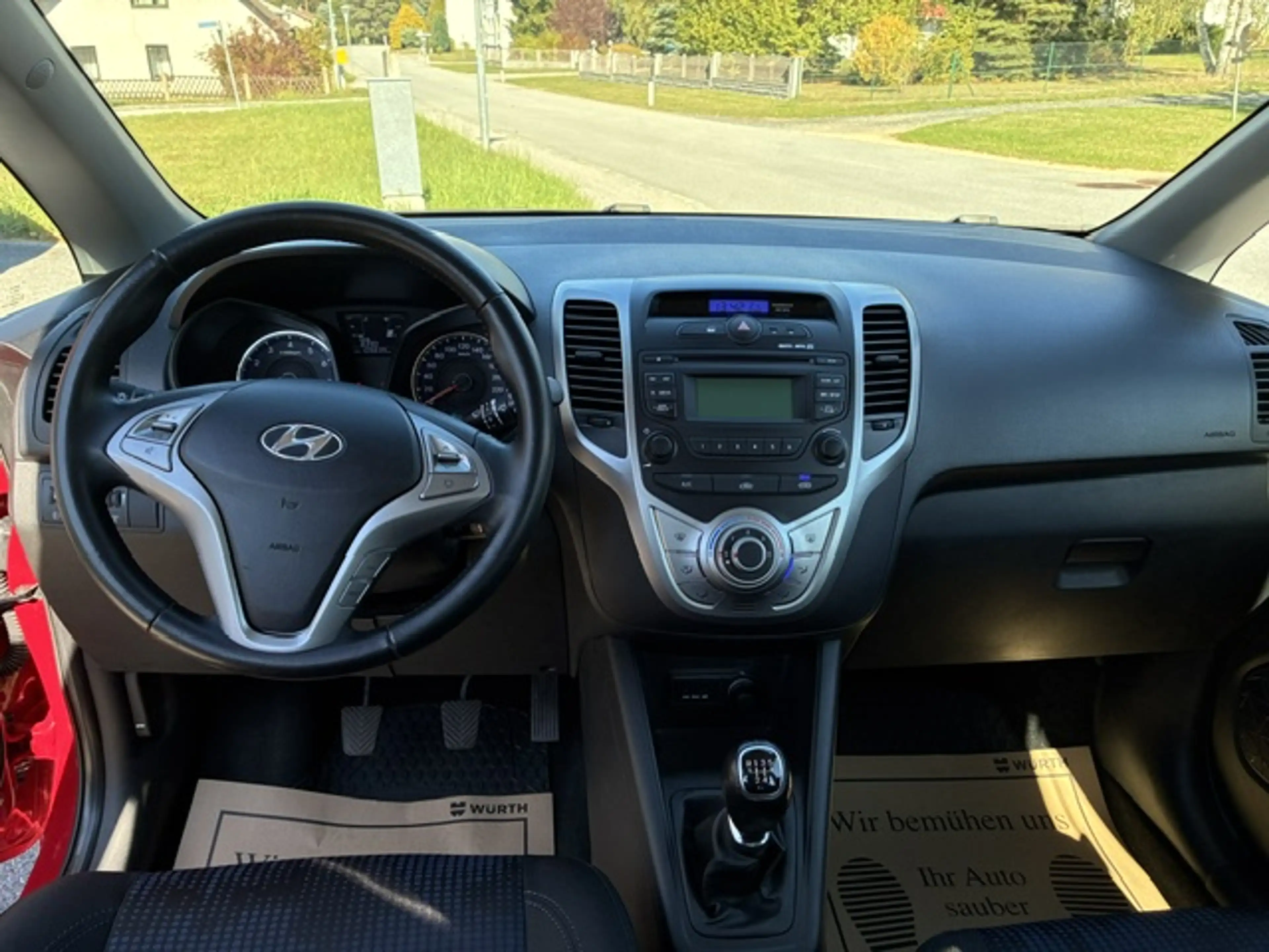 Hyundai iX20 — photo 13