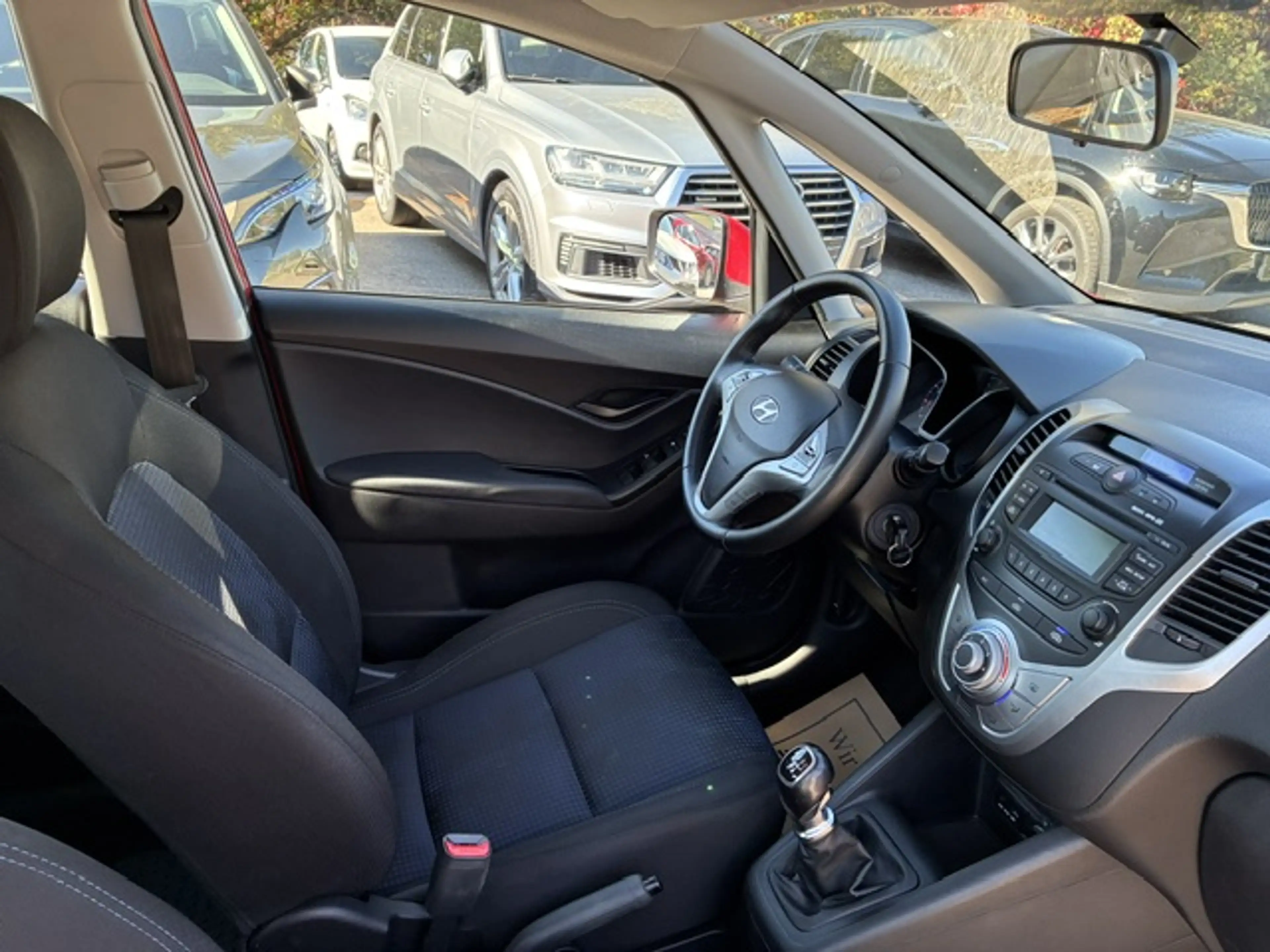 Hyundai iX20 — photo 9