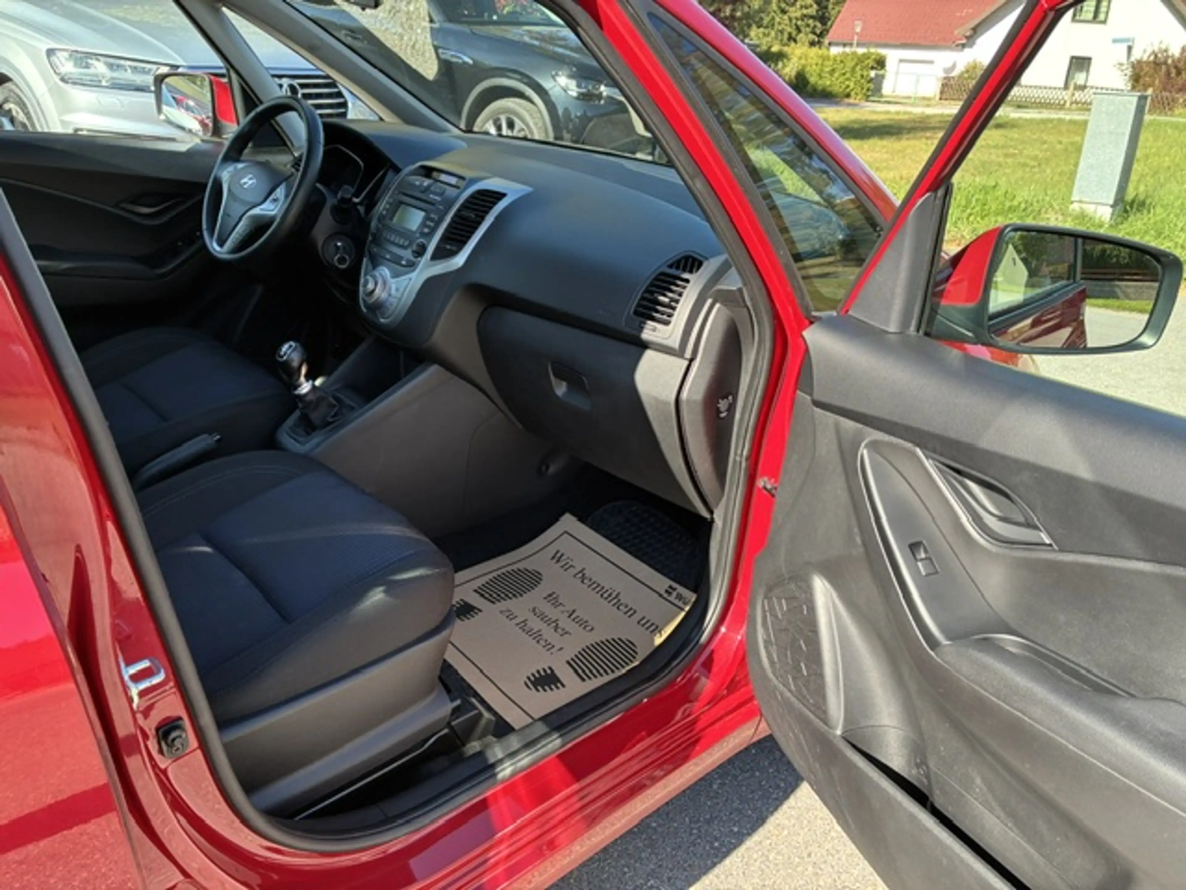 Hyundai iX20 — photo 10