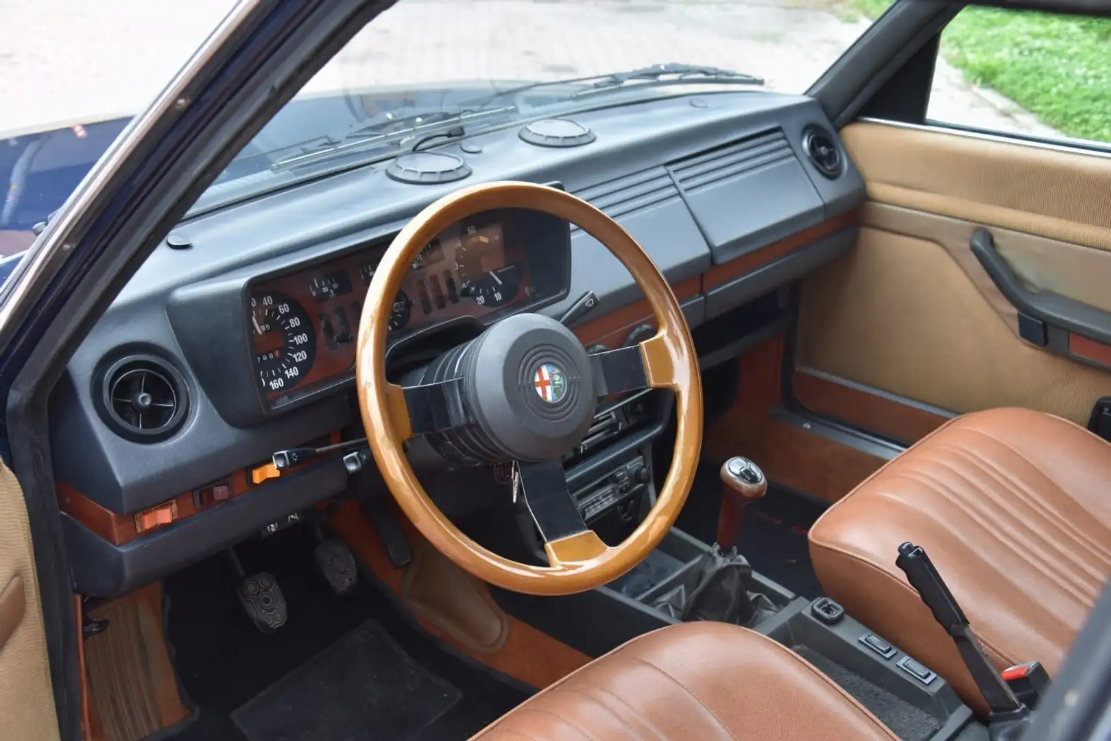 Alfa Romeo Alfetta 2.0 L - 2