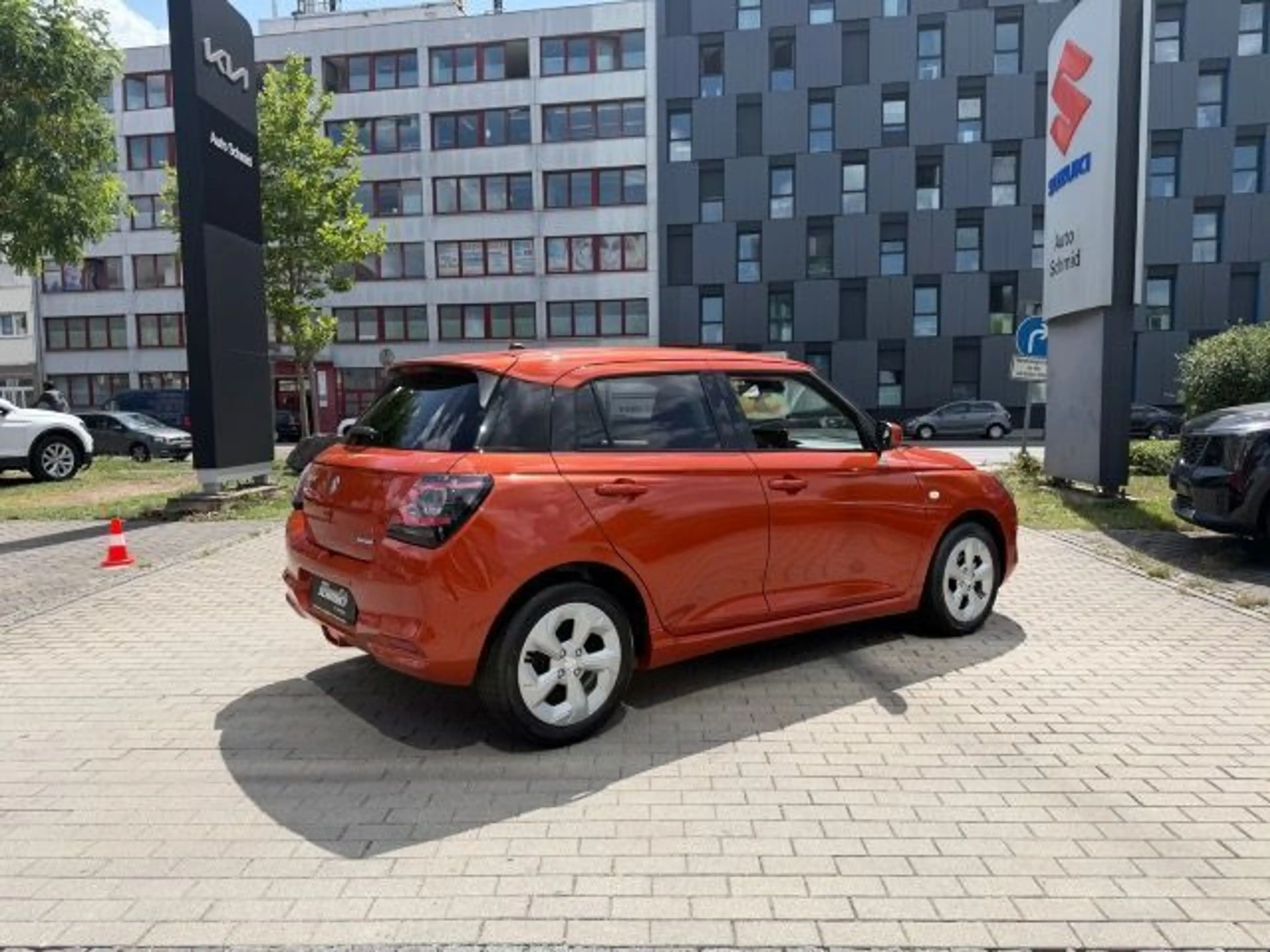 Suzuki Swift SWIFT 1.2 DUALJET HYBRID AUTOMATIK COMFORT — photo 6