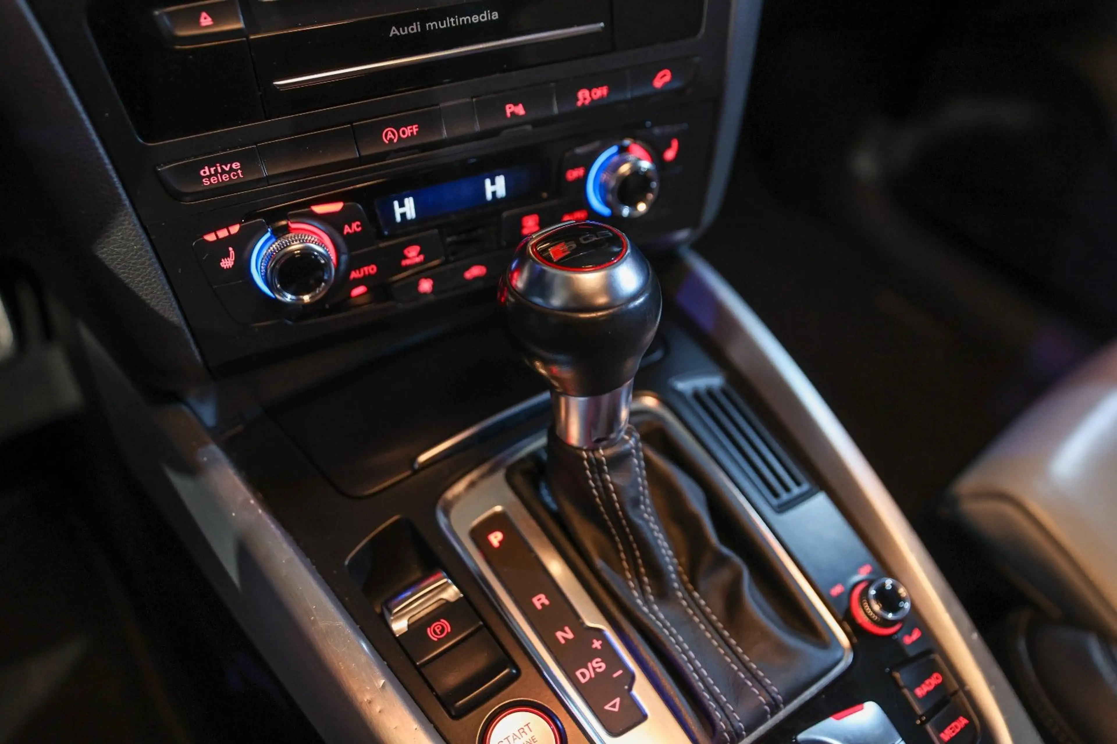 Audi SQ5 3.0 TDI COMPETIT. LEDER BI-COLO NAVI XENON — photo 15