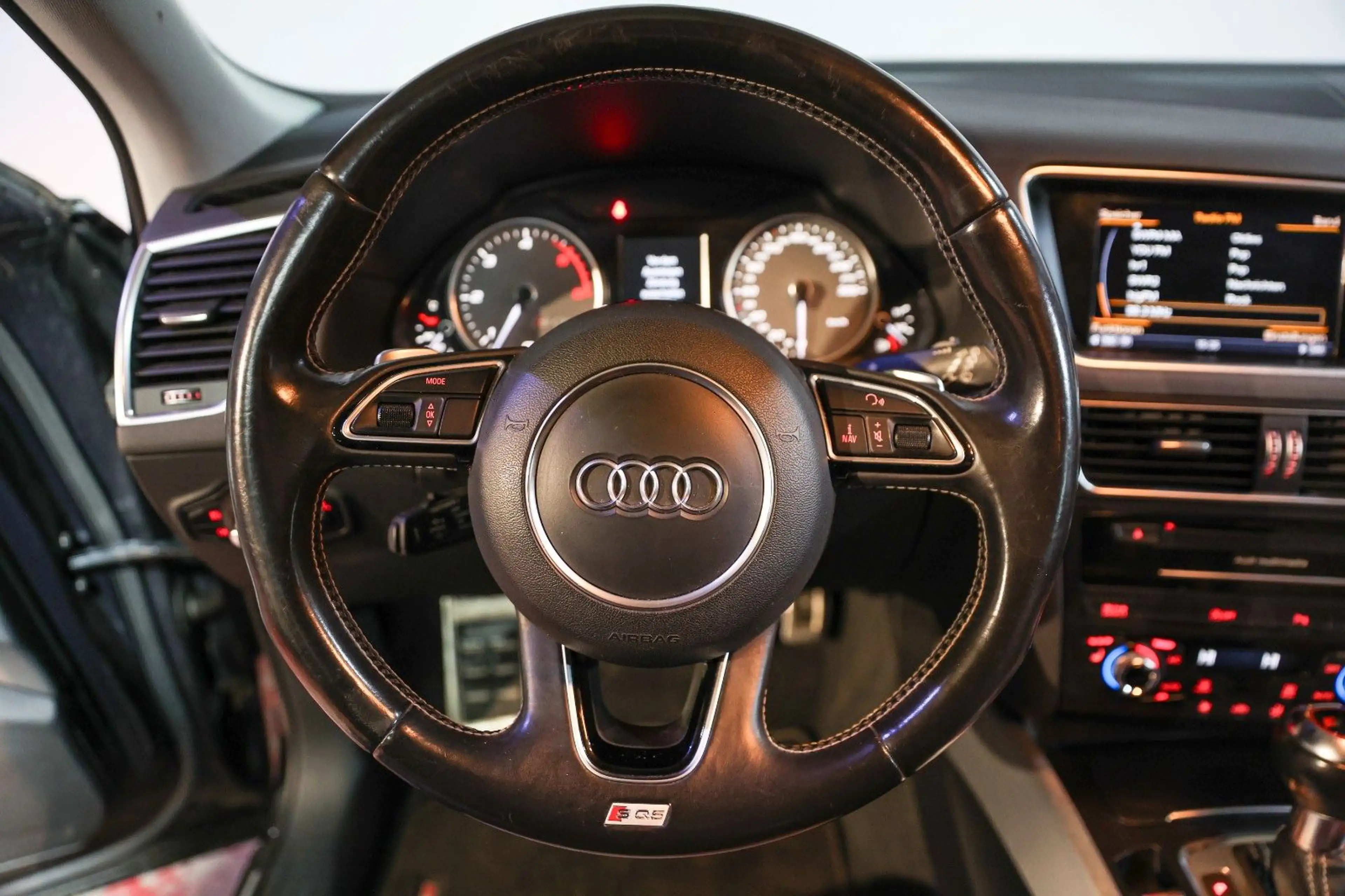 Audi SQ5 3.0 TDI COMPETIT. LEDER BI-COLO NAVI XENON — photo 13