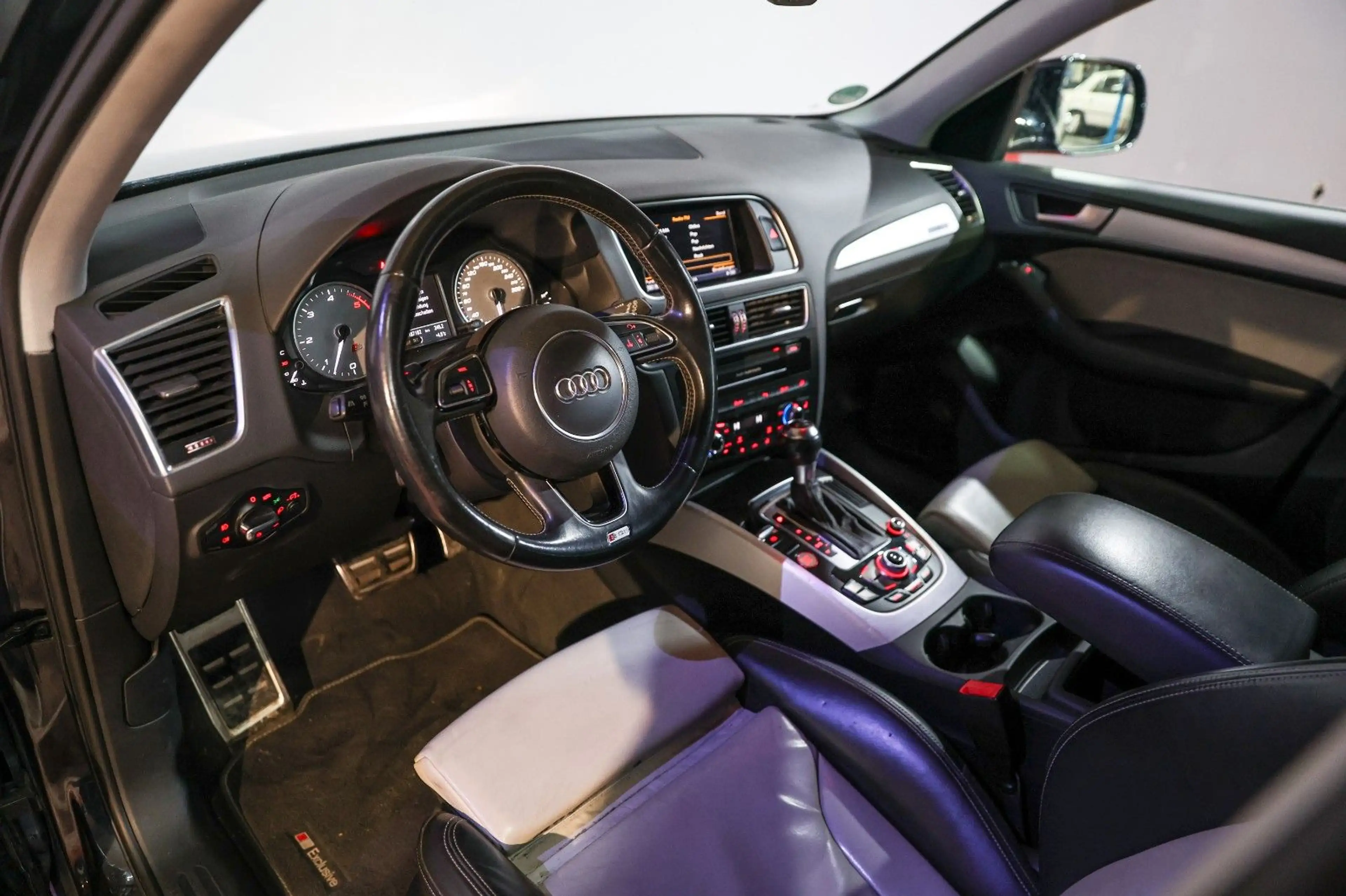 Audi SQ5 3.0 TDI COMPETIT. LEDER BI-COLO NAVI XENON — photo 9