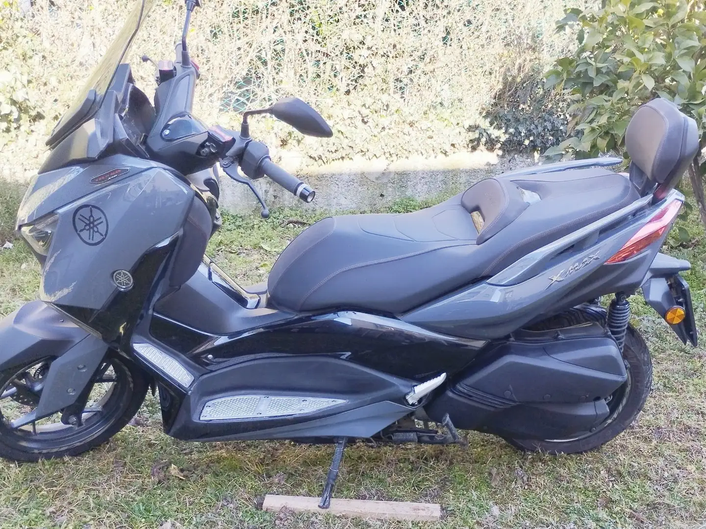 Yamaha X-Max 300 tech-max Šedá - 2