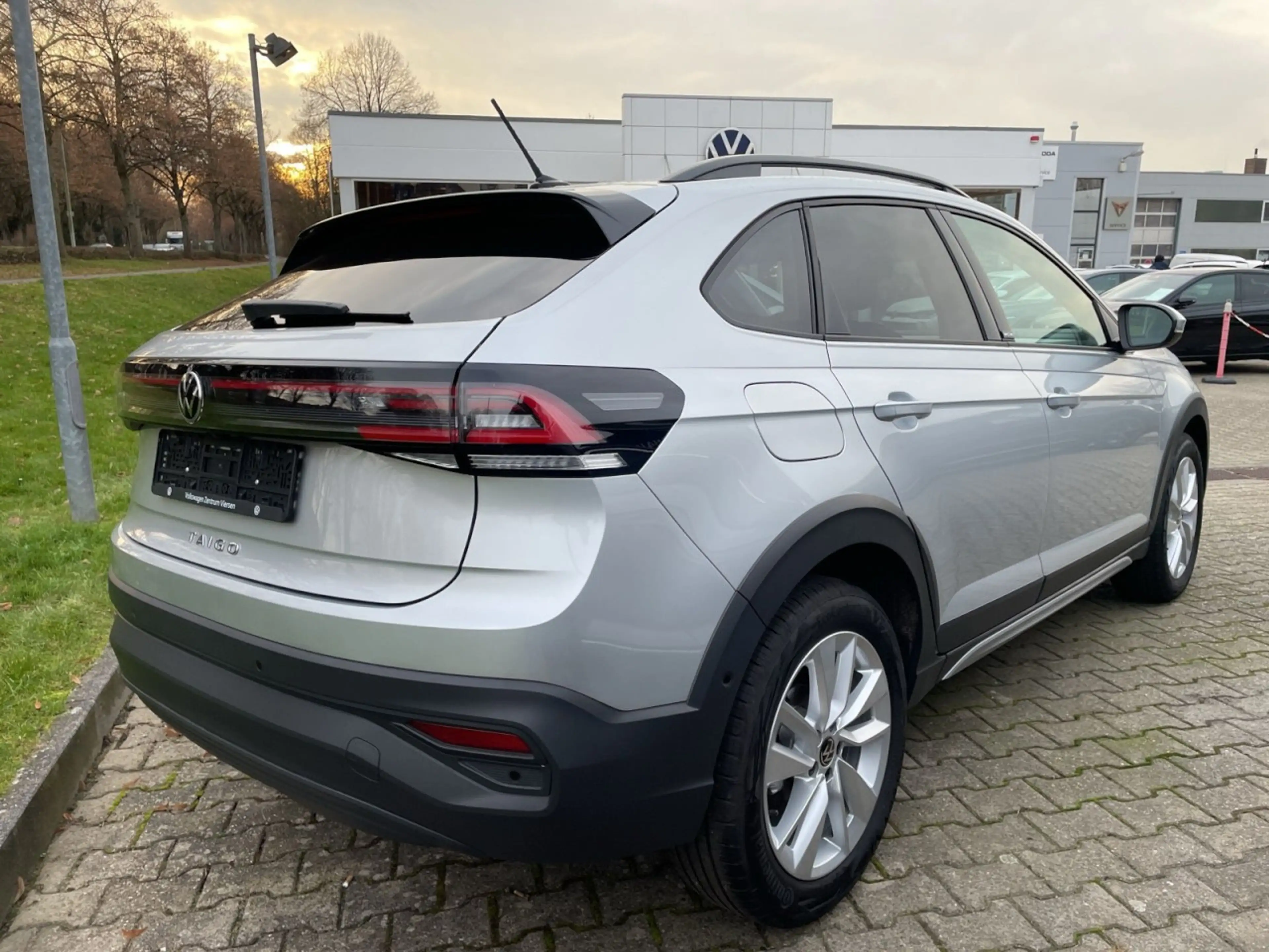 Volkswagen Taigo 1.0 TSI DSG MOVE Klima Navi Rückfahrkamera — photo 3