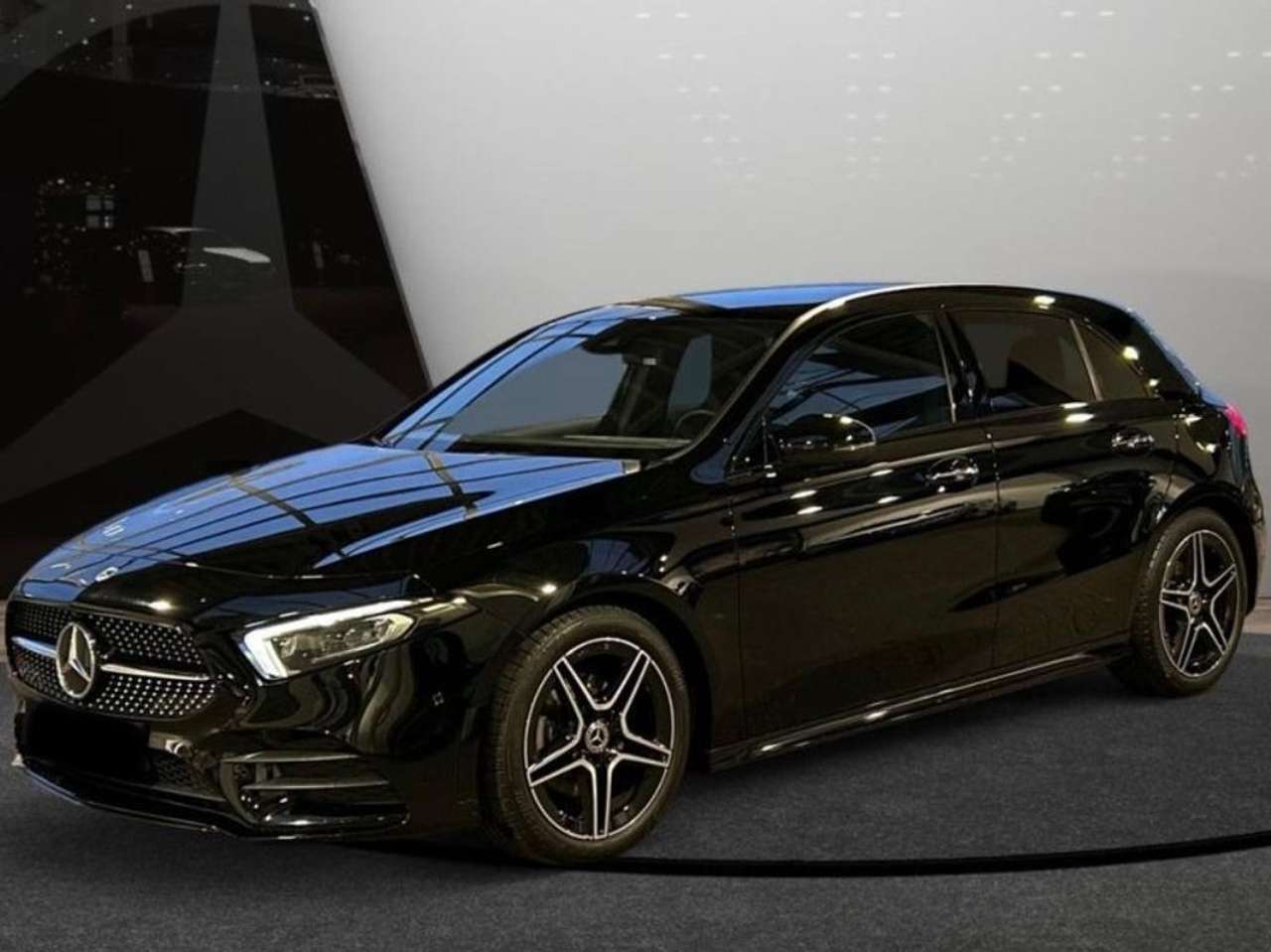 Mercedes-Benz A 180 A 180 Premium Night edition auto AMG+SCHERMI+LUCI