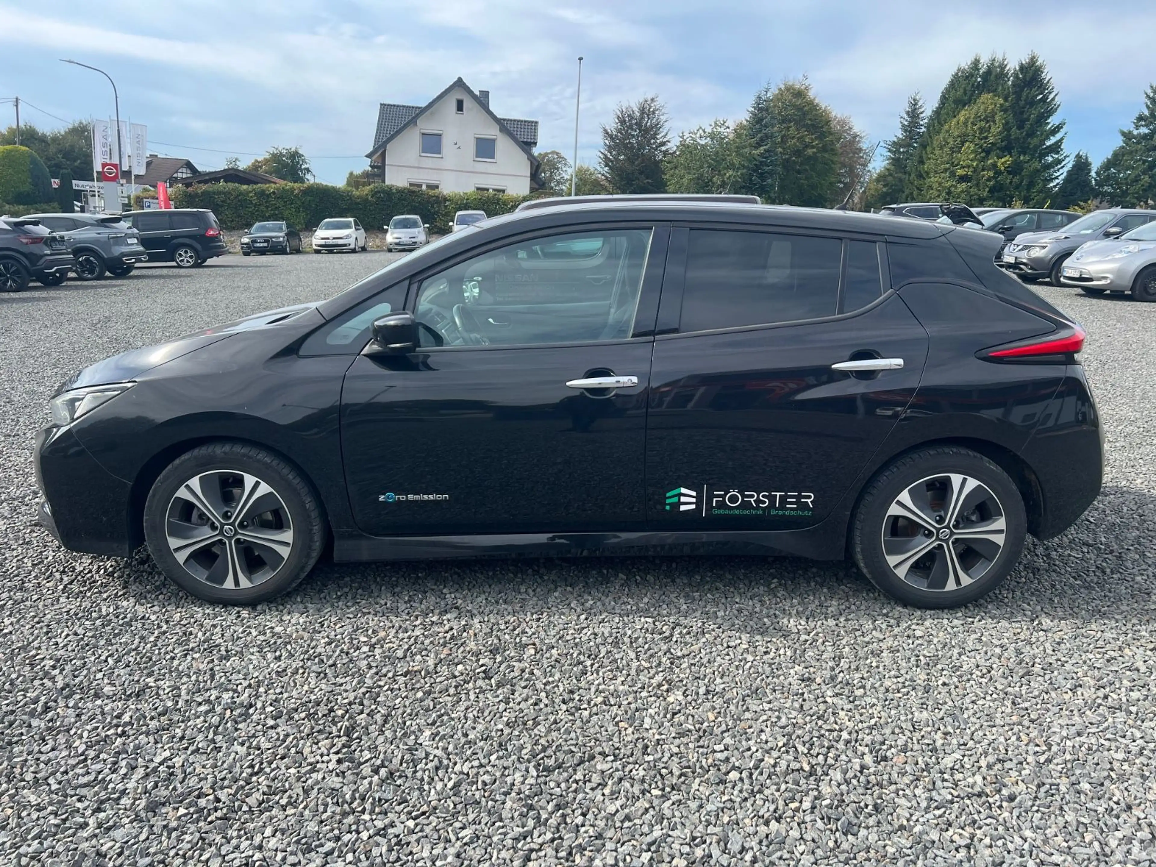 Nissan Leaf N-Connecta — photo 6