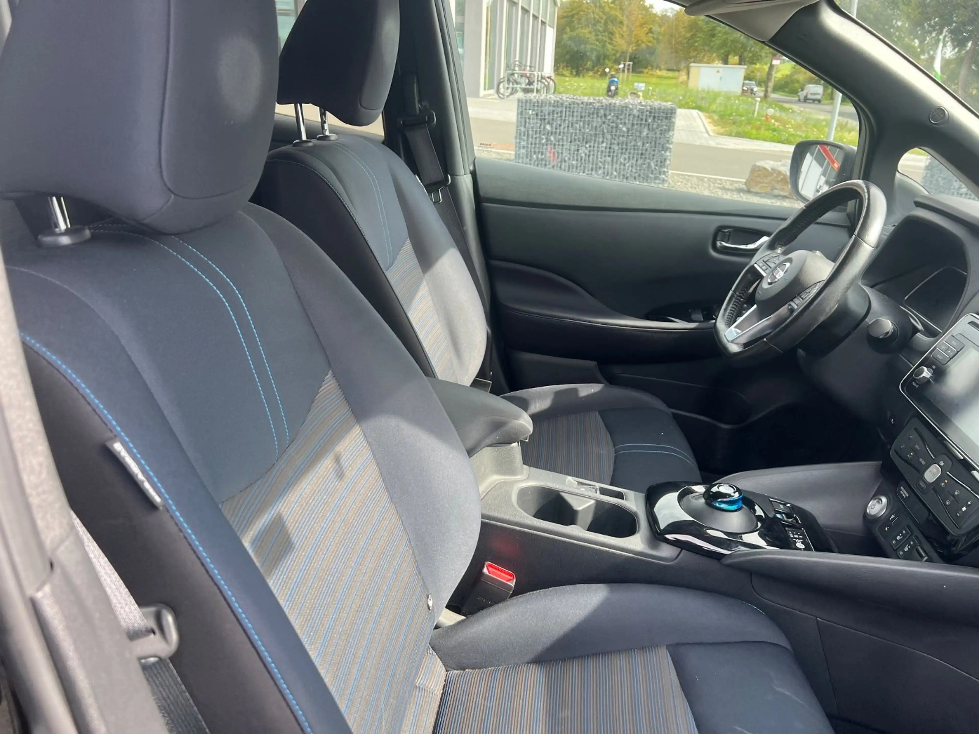 Nissan Leaf N-Connecta — photo 9