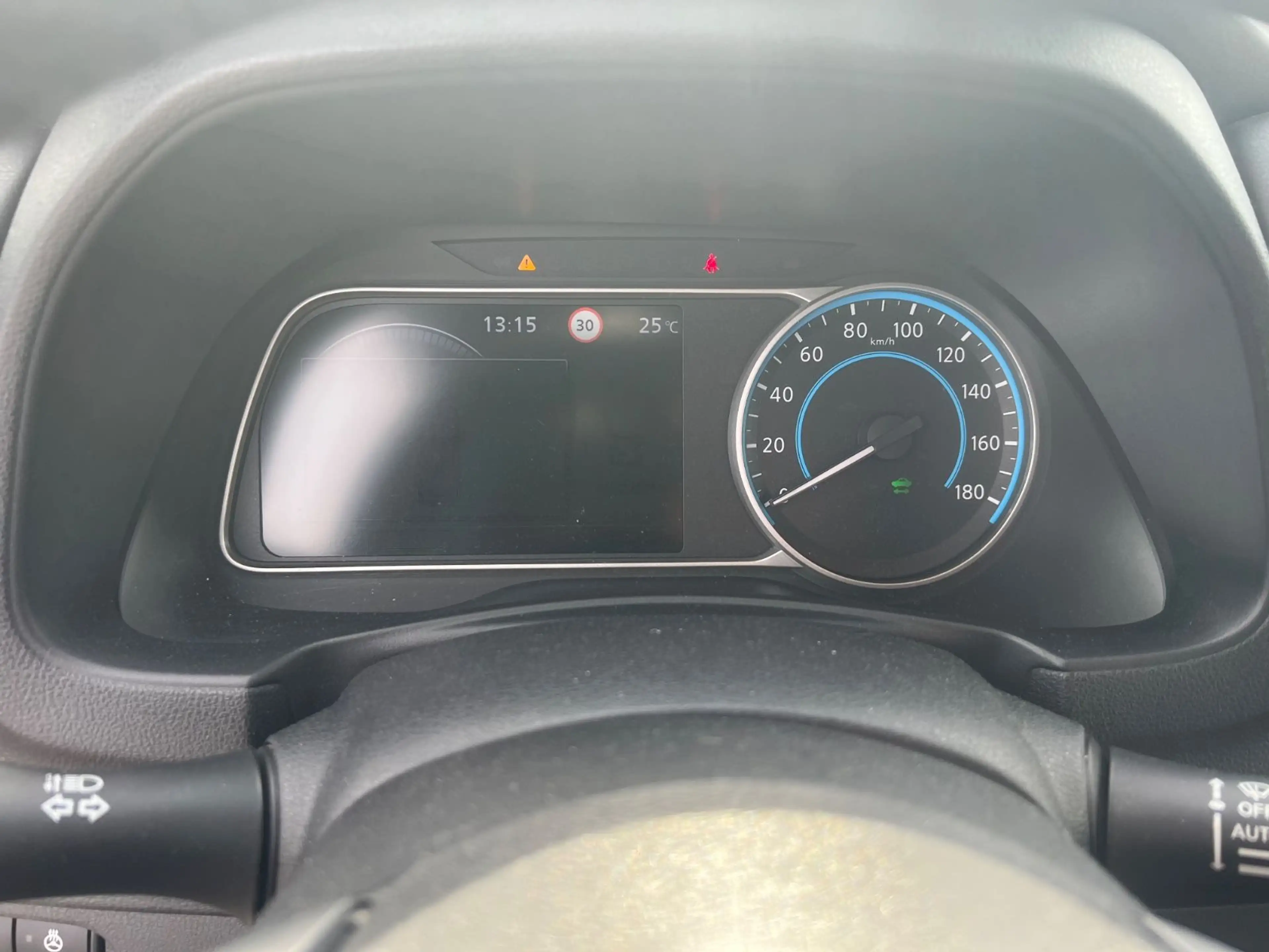 Nissan Leaf N-Connecta — photo 11