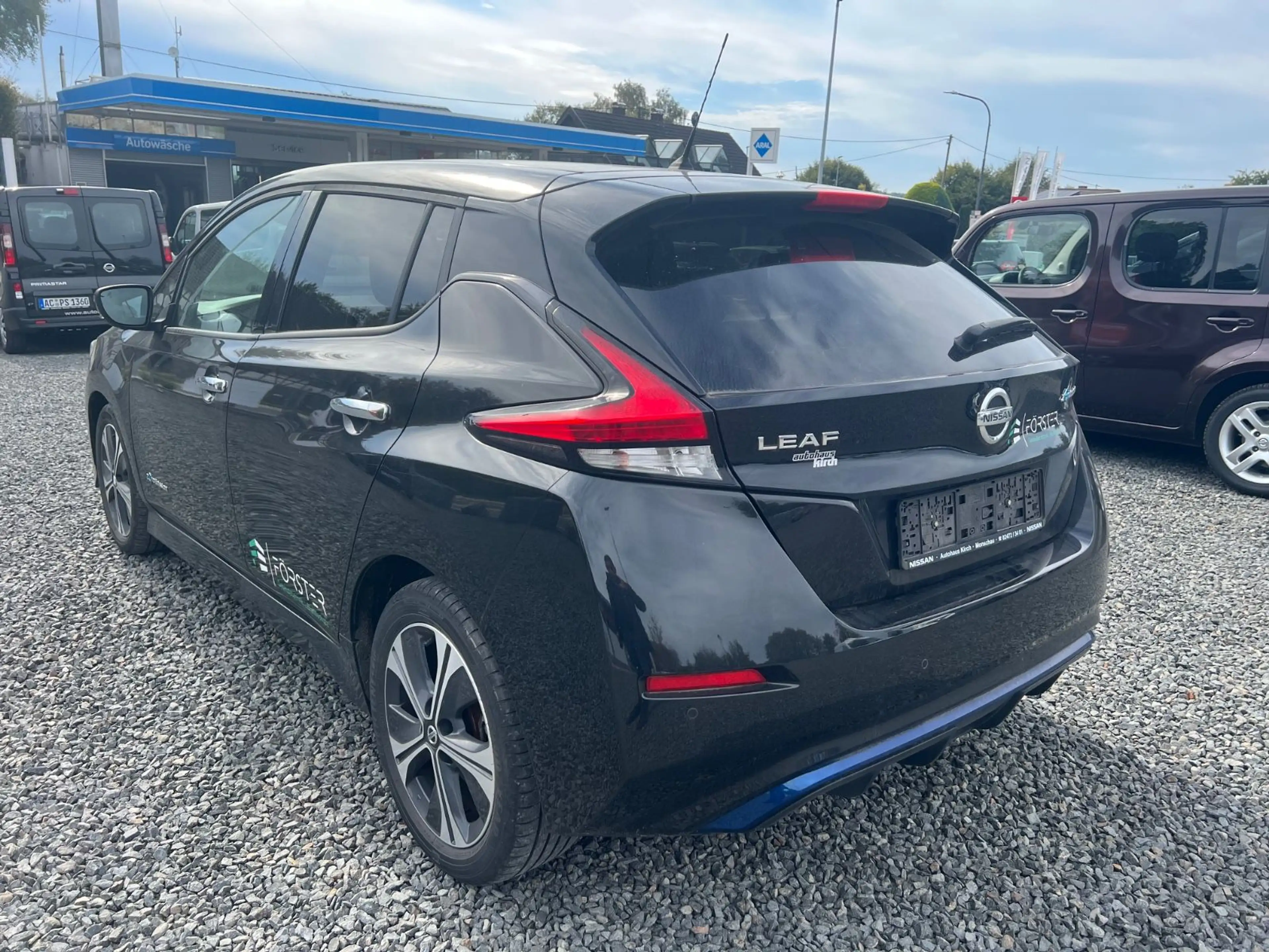 Nissan Leaf N-Connecta — photo 4