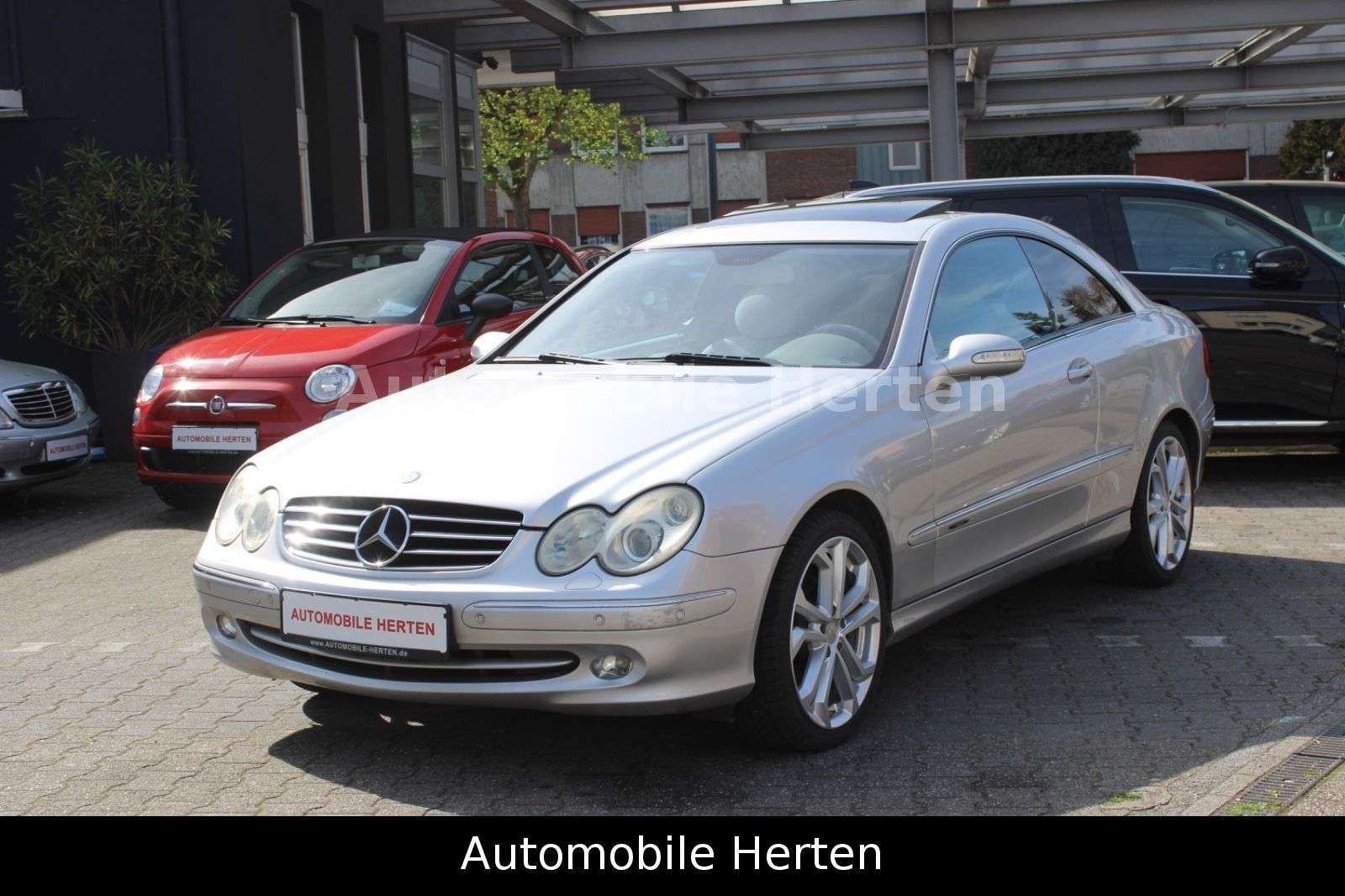 Second hand Mercedes Benz Clk-Class 320