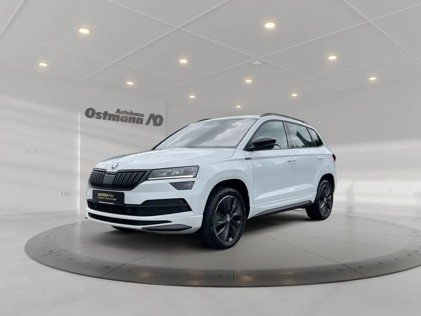 Skoda Karoq Sportline 110kw TSI DSG *AHK*SHZ*KESSY*RFK* Weiß - 2