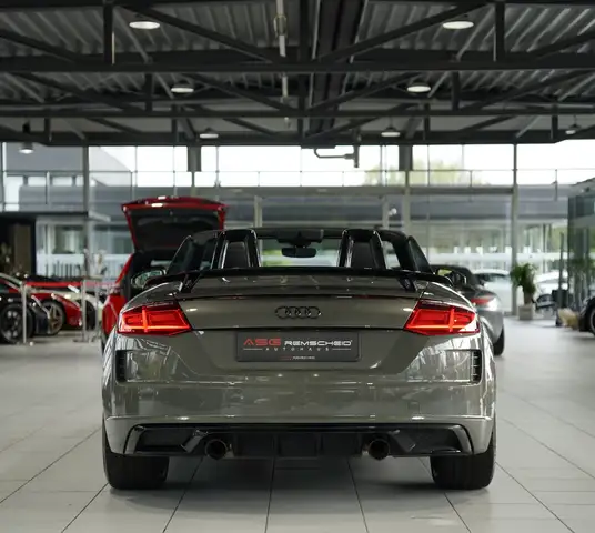 Audi TT view 8