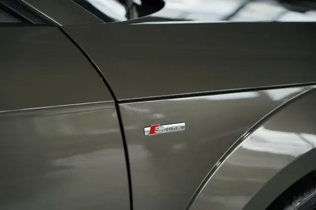 Audi TT view 12