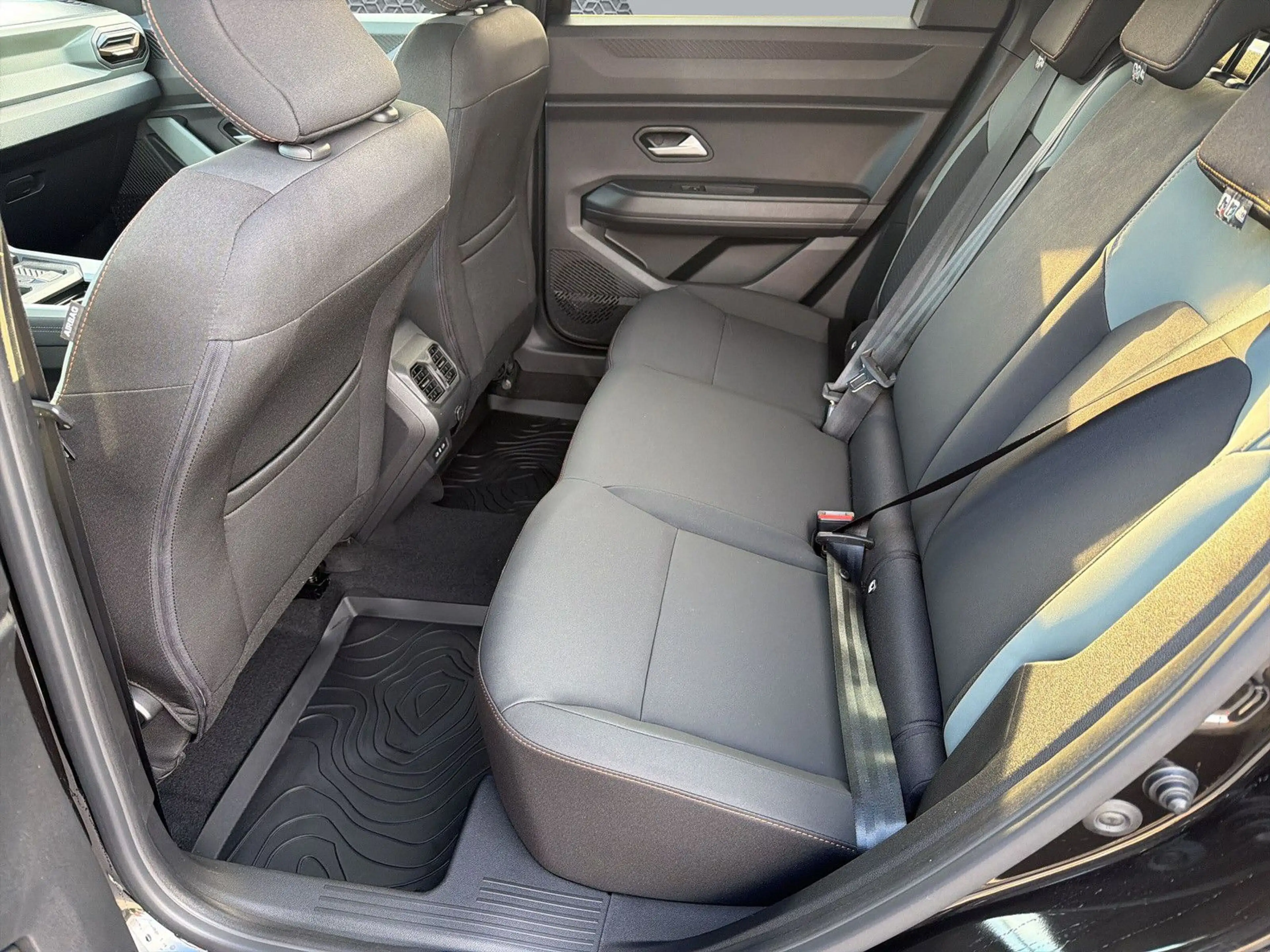 Dacia Bigster Extreme HYBRID 155  Navi Kamera LED — photo 7