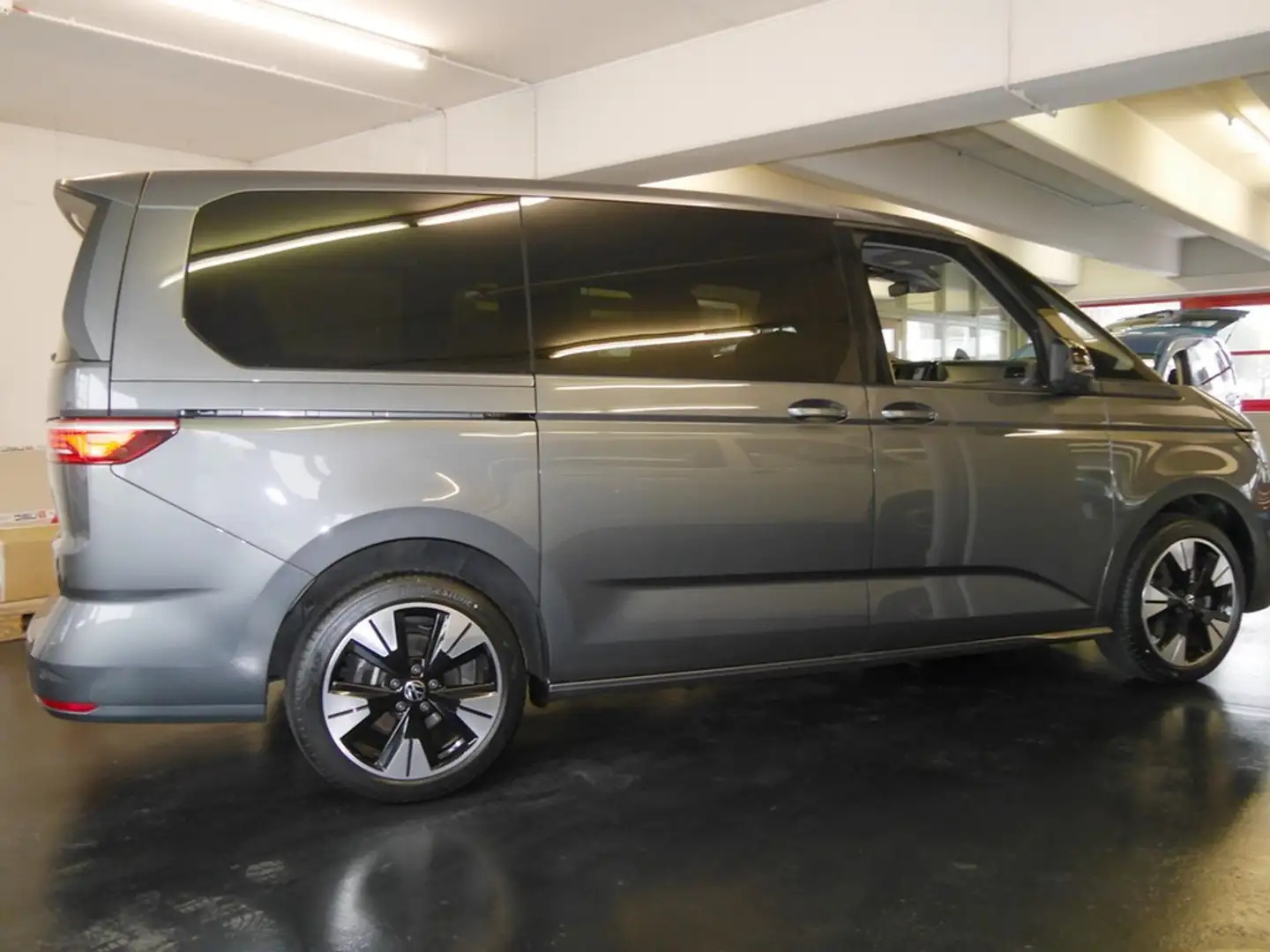 Volkswagen T7 Multivan Life LÜ lang 2.0 TSI DSG 6Sitze AHK Szürke - 2