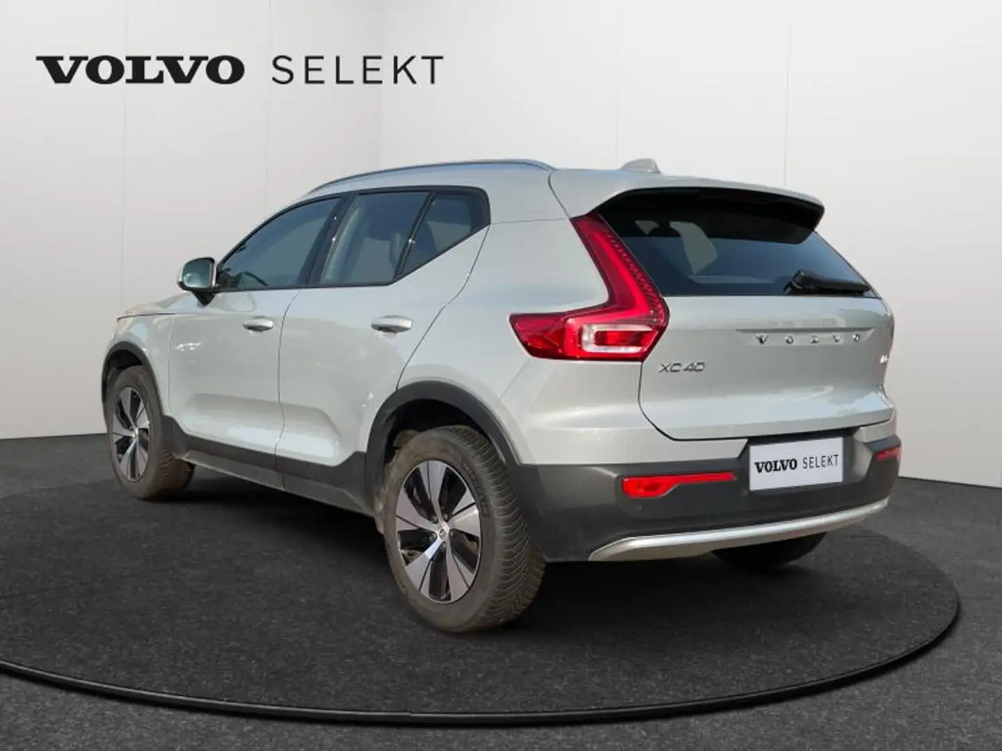Volvo XC40 B3 Core / Essence Gris - 2