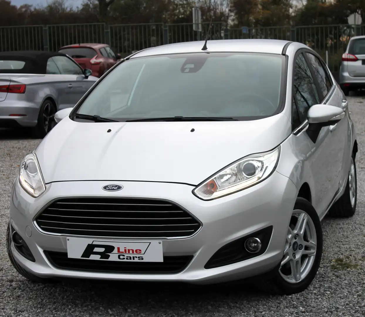 Ford Fiesta 1.5 TDCi TITANIUM CLIMATISATION LED 12 MOI GRT Grijs - 2