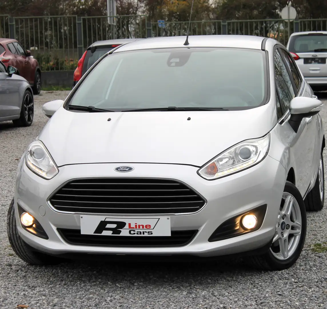 Ford Fiesta 1.5 TDCi TITANIUM CLIMATISATION LED 12 MOI GRT Grijs - 1