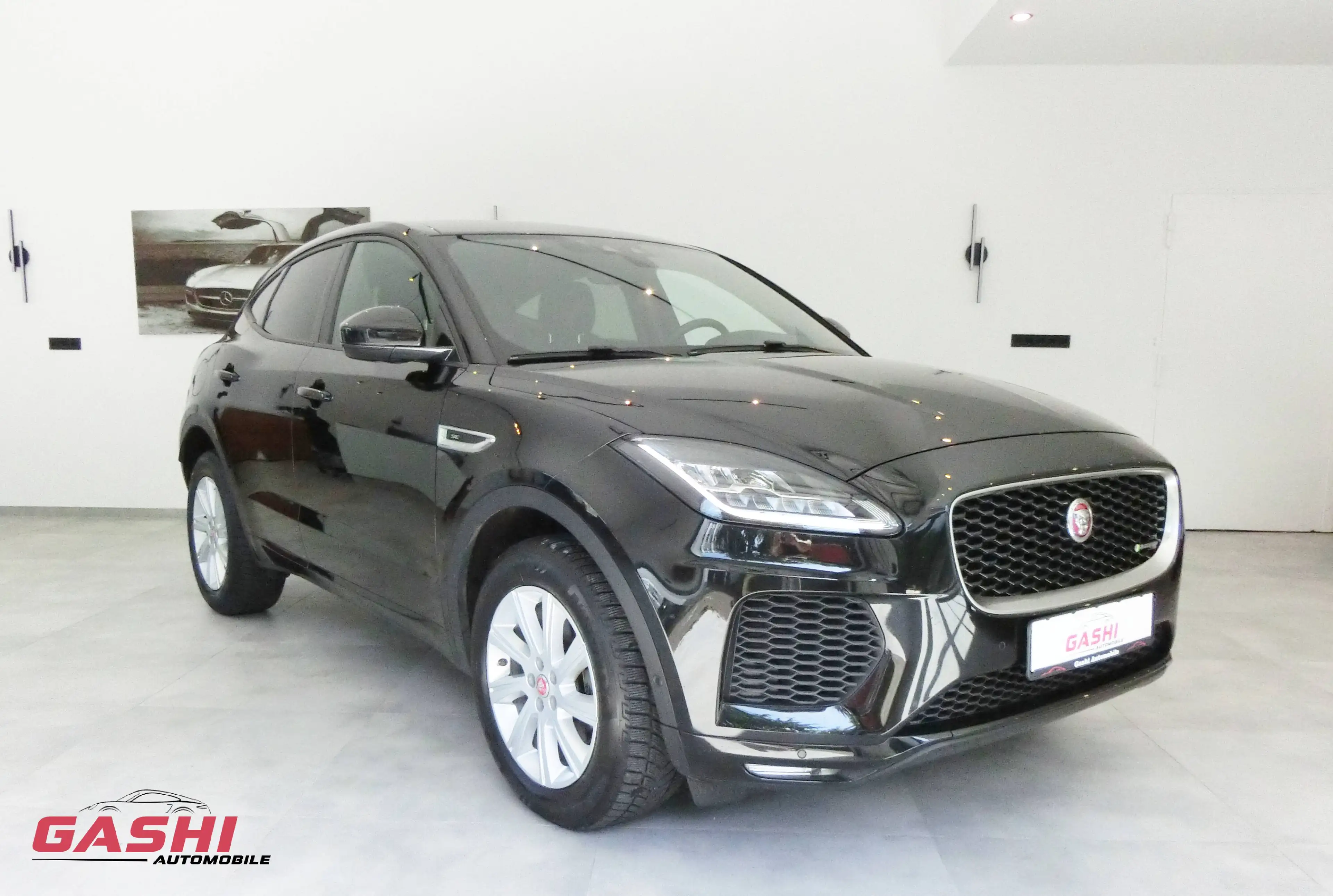 Jaguar E-Pace R-Dynamic SE AWD — photo 7