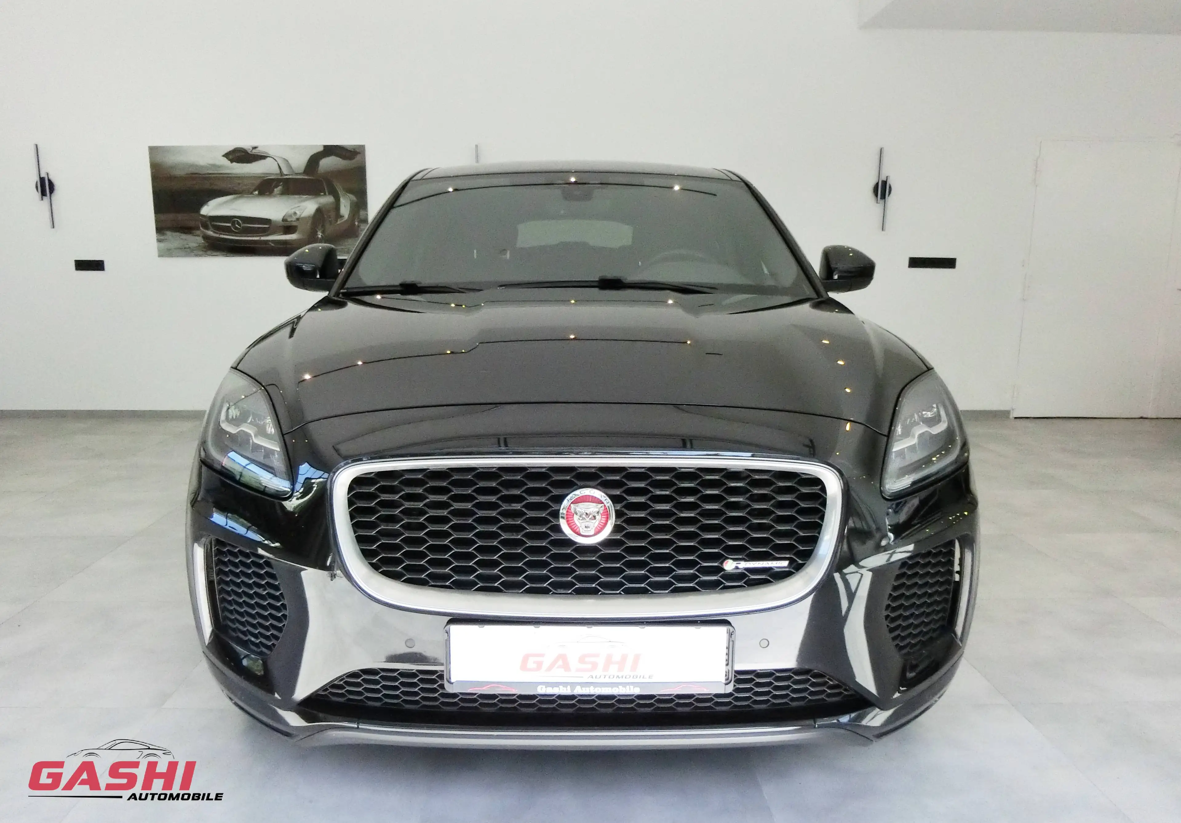 Jaguar E-Pace R-Dynamic SE AWD — photo 8