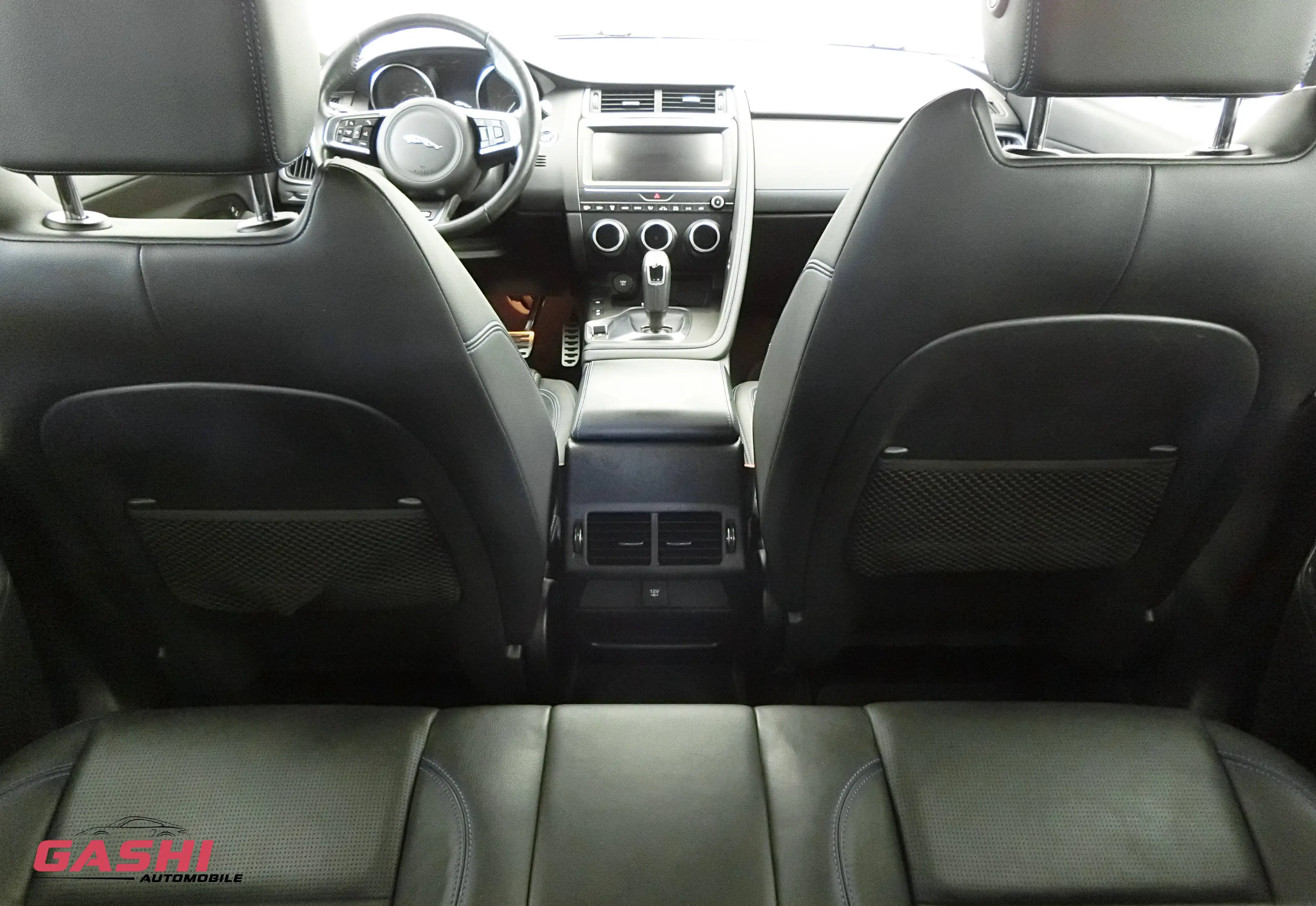 Jaguar E-Pace R-Dynamic SE AWD — photo 15