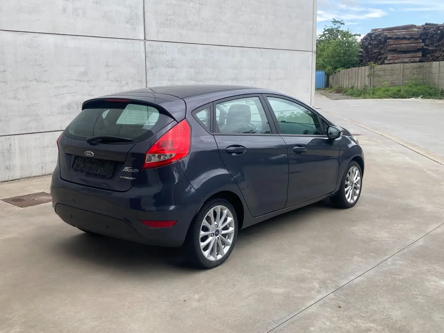 Ford Fiesta 1.2 benzine 2011 met 97000km*airco*EURO 5*5deur* Grijs - 1