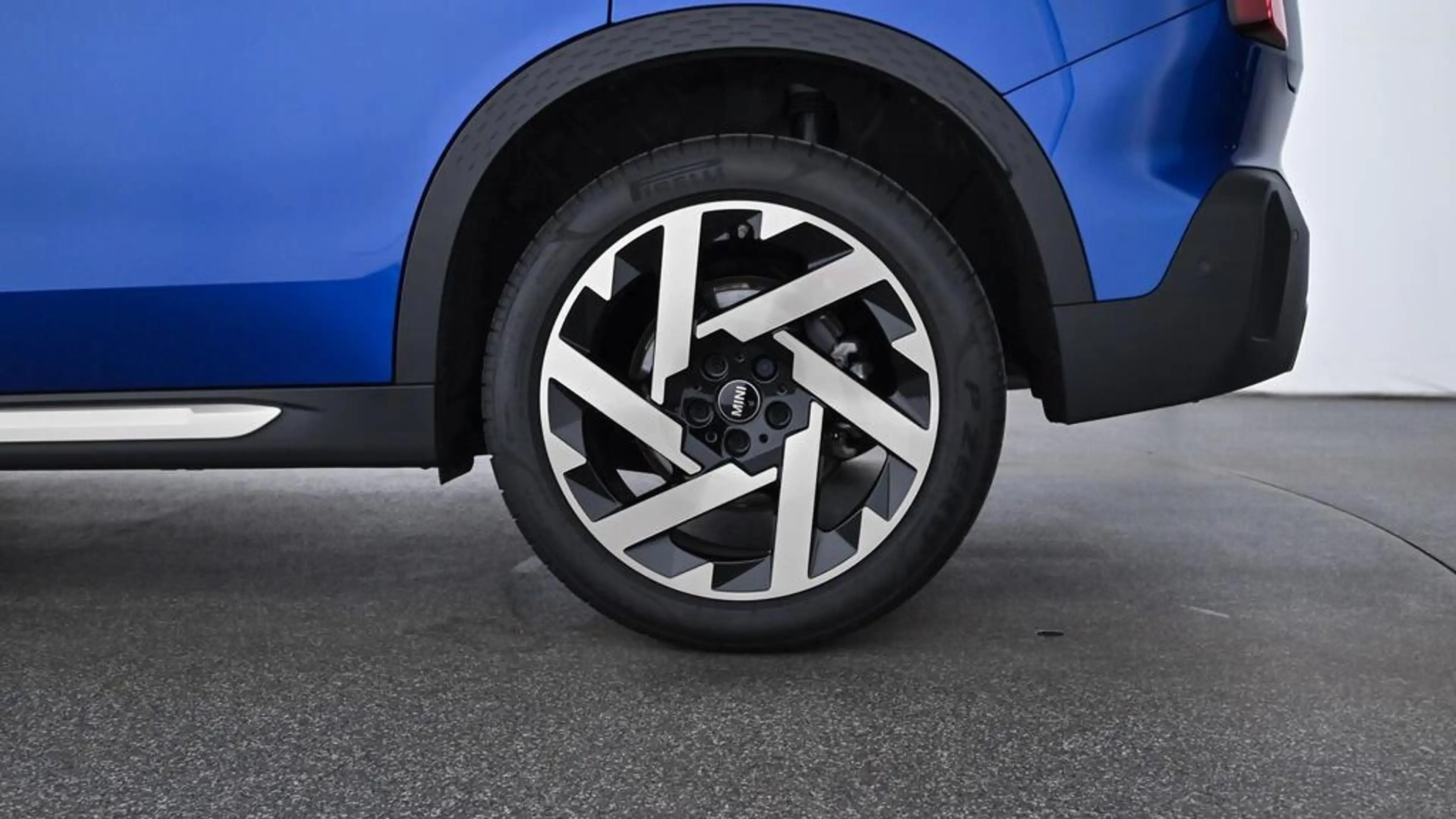 MINI Countryman D — photo 18