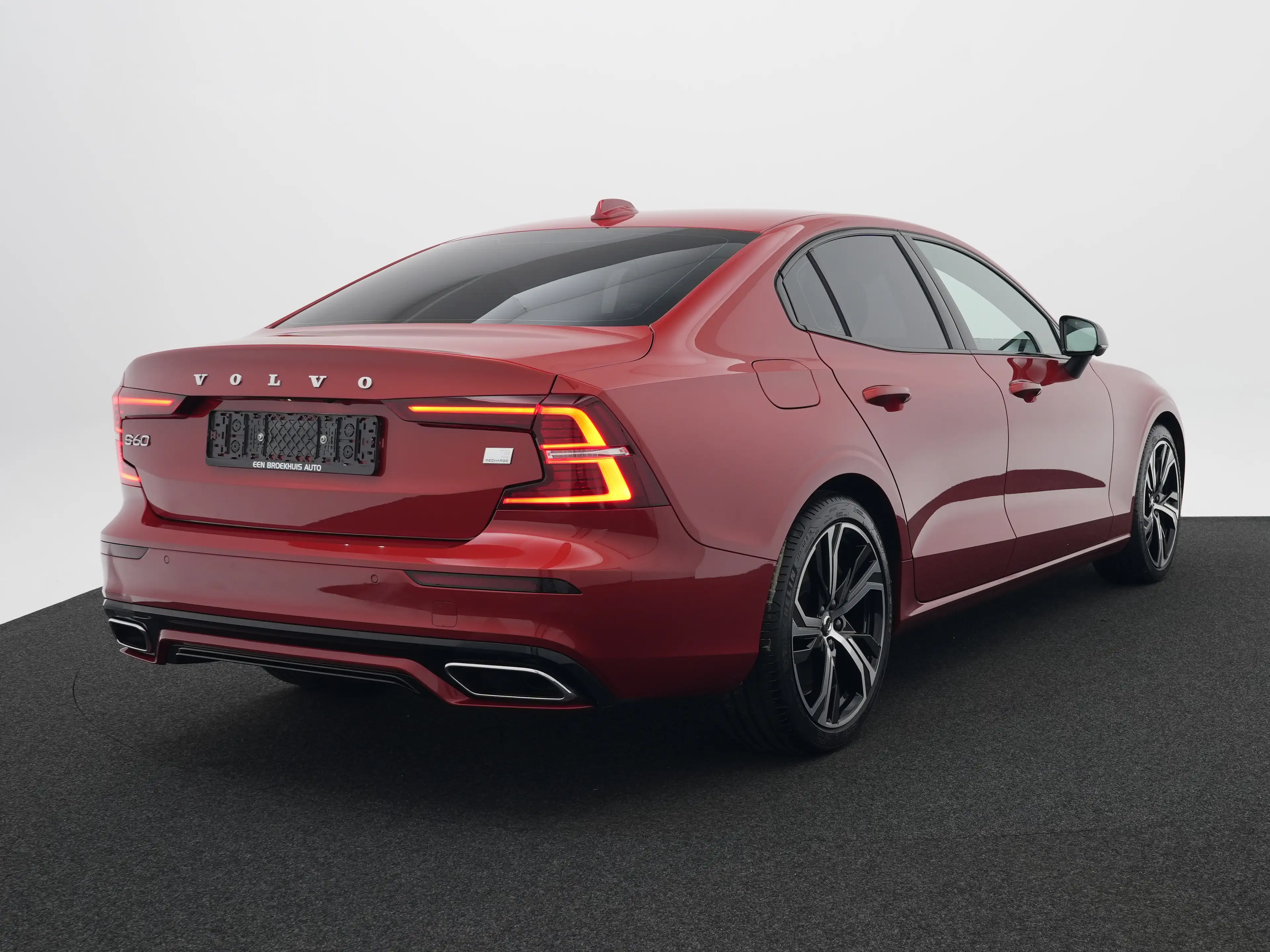 Volvo S60 T8 Plus Dark AWD | 360 | Sportstoelen | Adaptive C — photo 3