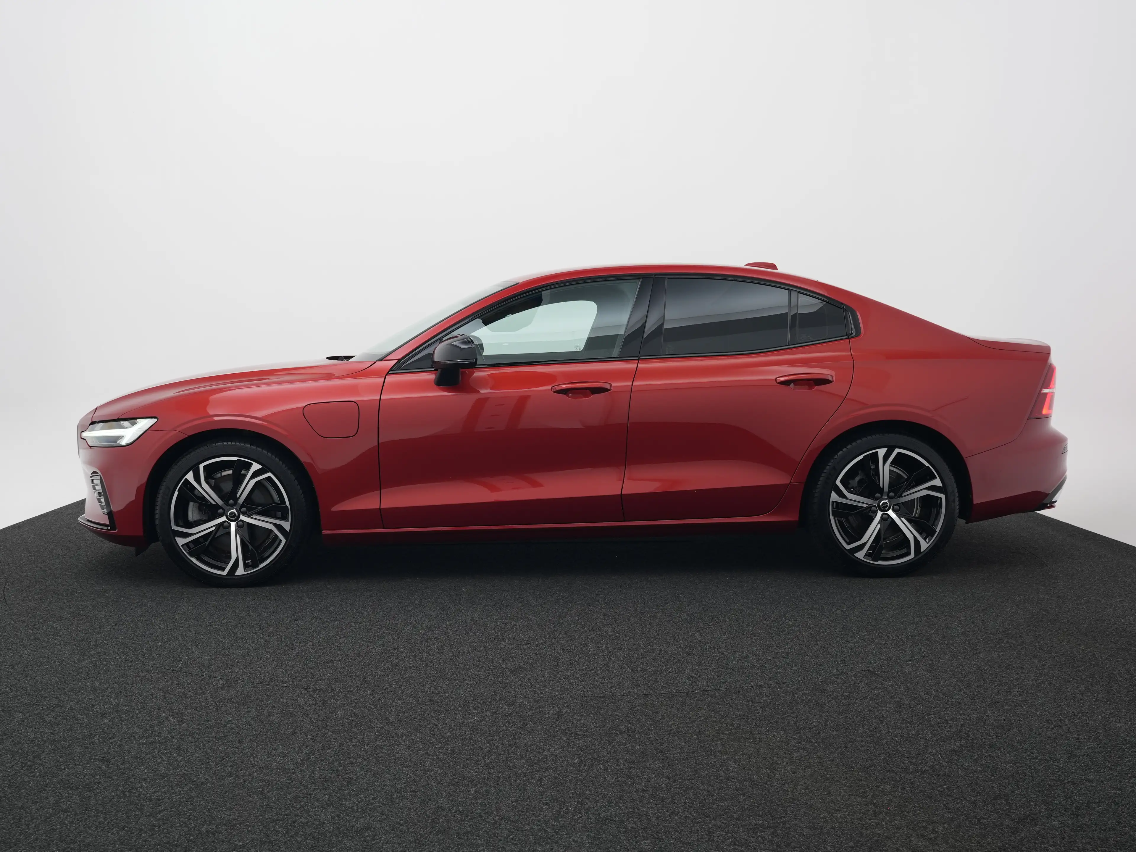 Volvo S60 T8 Plus Dark AWD | 360 | Sportstoelen | Adaptive C — photo 4