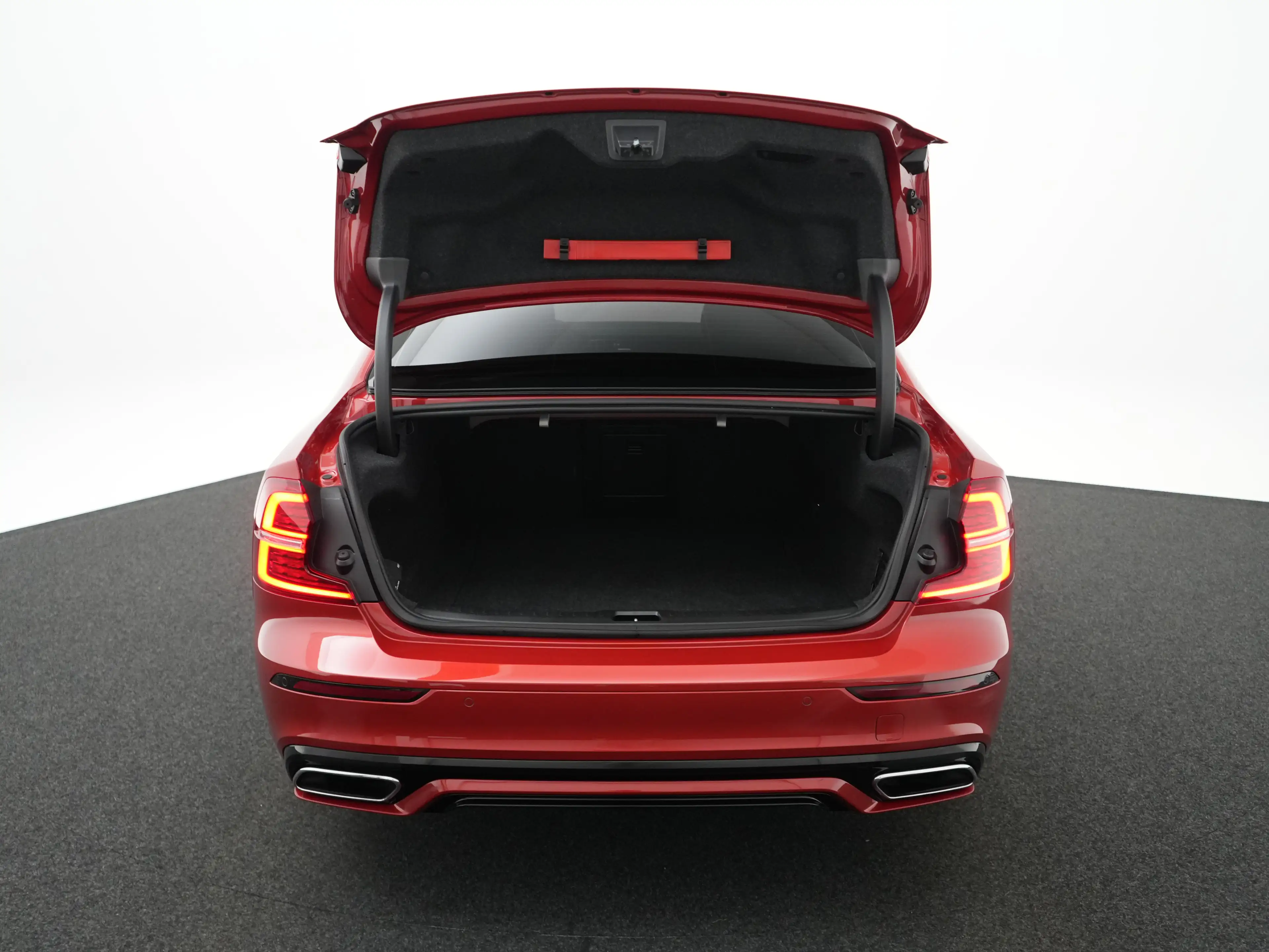 Volvo S60 T8 Plus Dark AWD | 360 | Sportstoelen | Adaptive C — photo 14