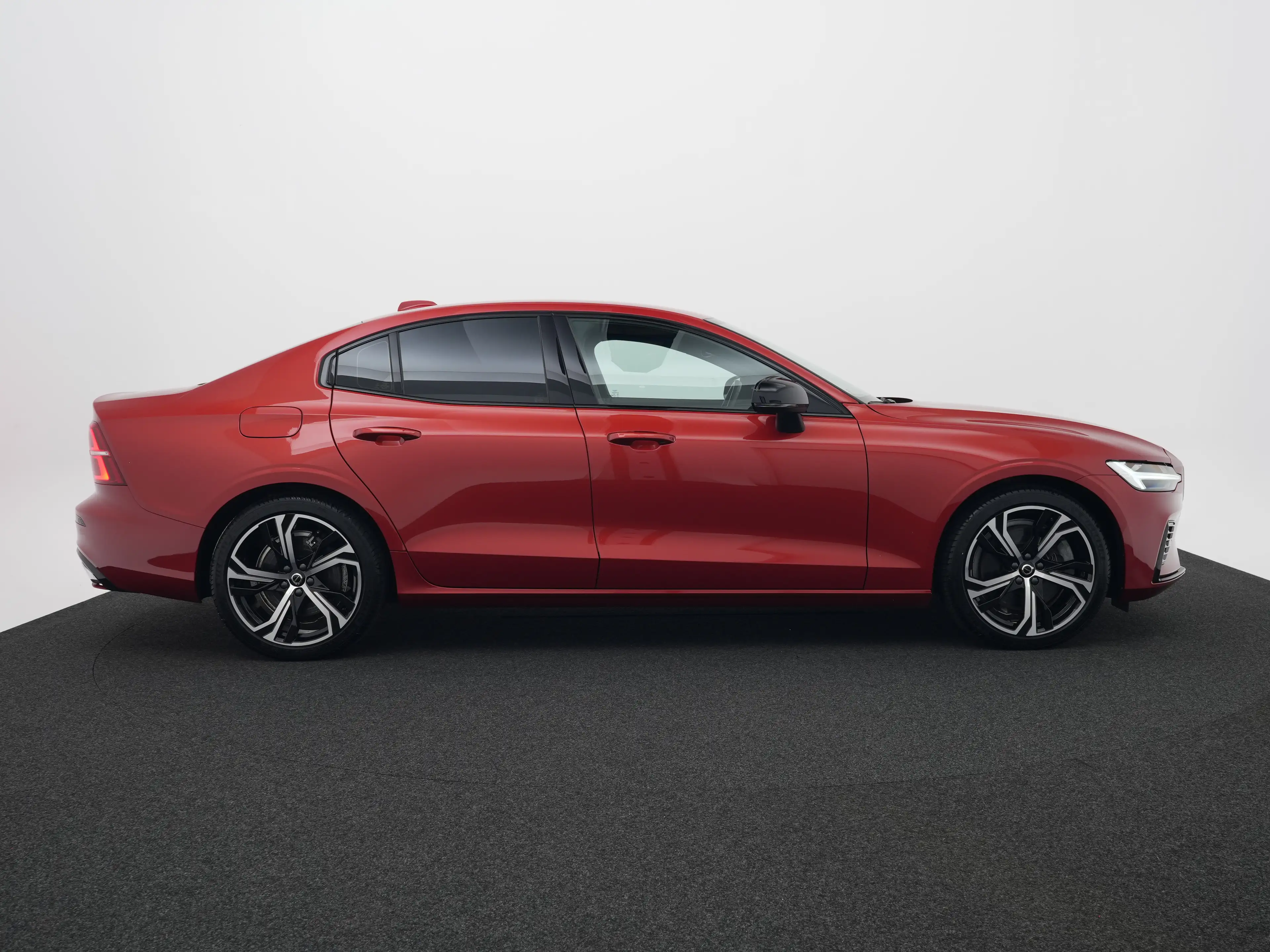 Volvo S60 T8 Plus Dark AWD | 360 | Sportstoelen | Adaptive C — photo 5